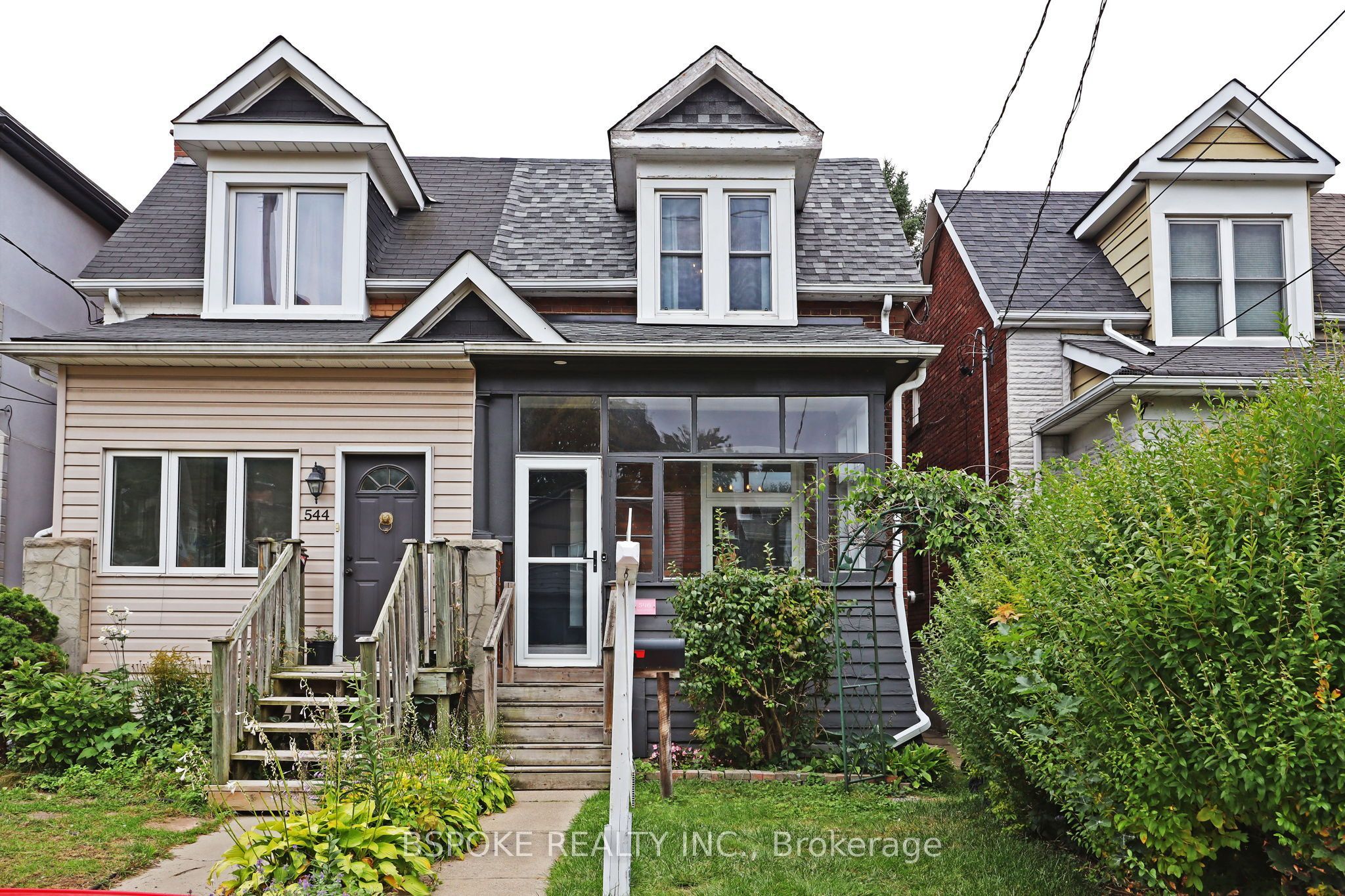 546 Main Street Property Photo 1