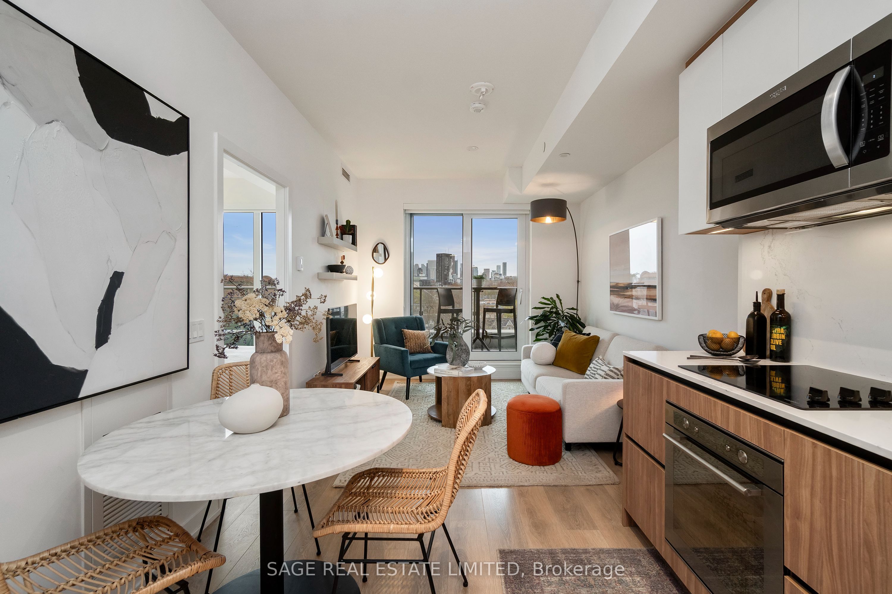150 Logan Avenue 606 Property Photo 1