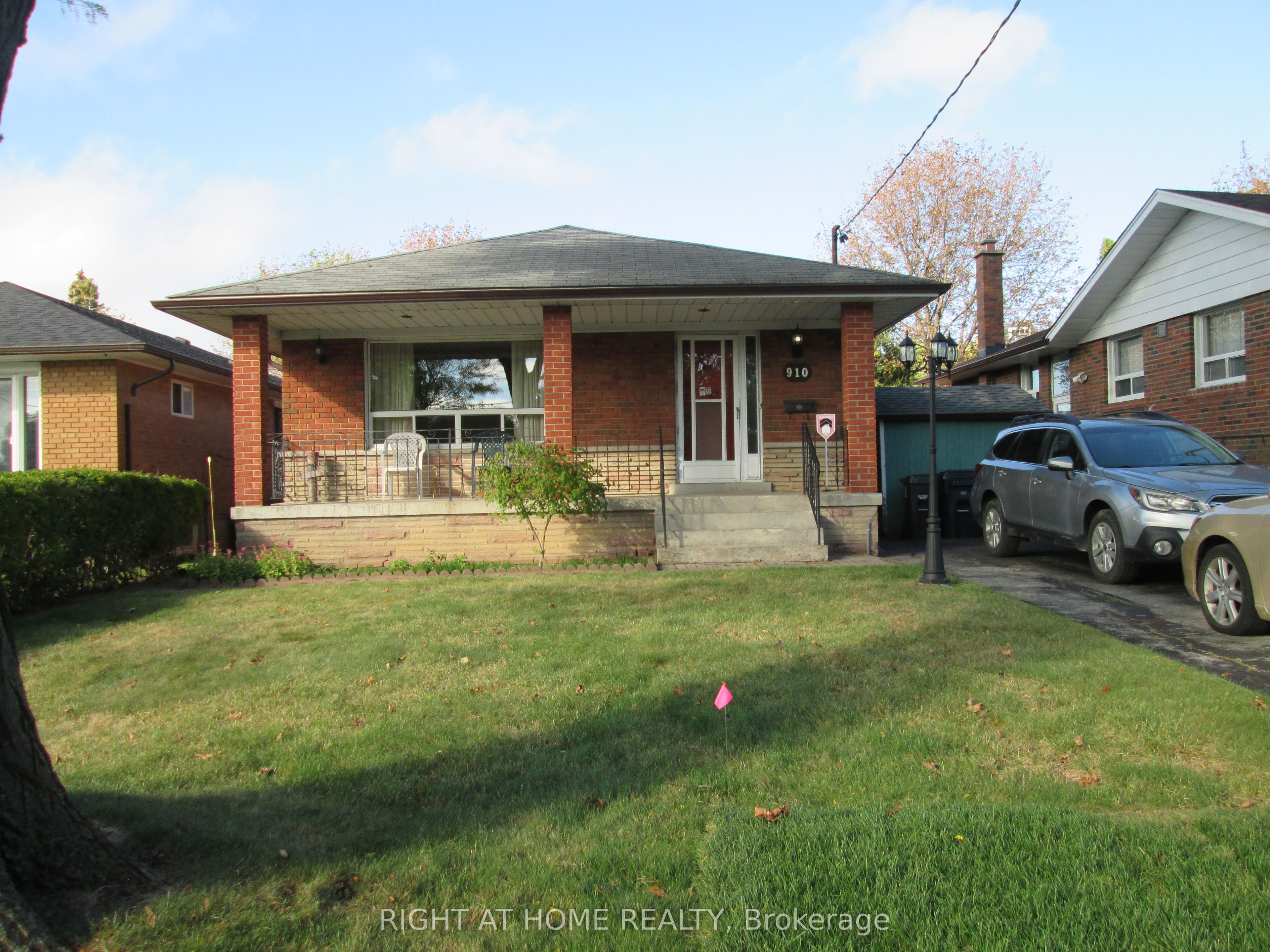 910 Scarborough Golf Club Road Property Photo 1