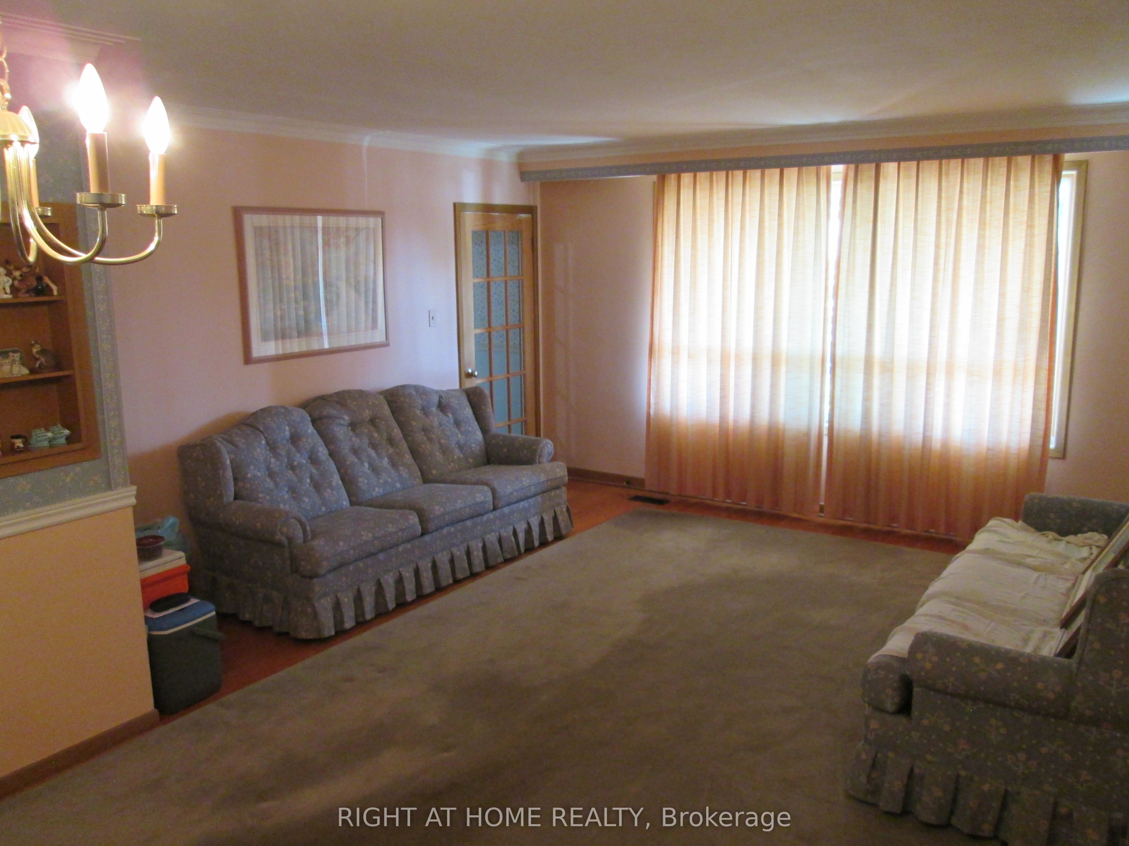 910 Scarborough Golf Club Road Property Photo 4