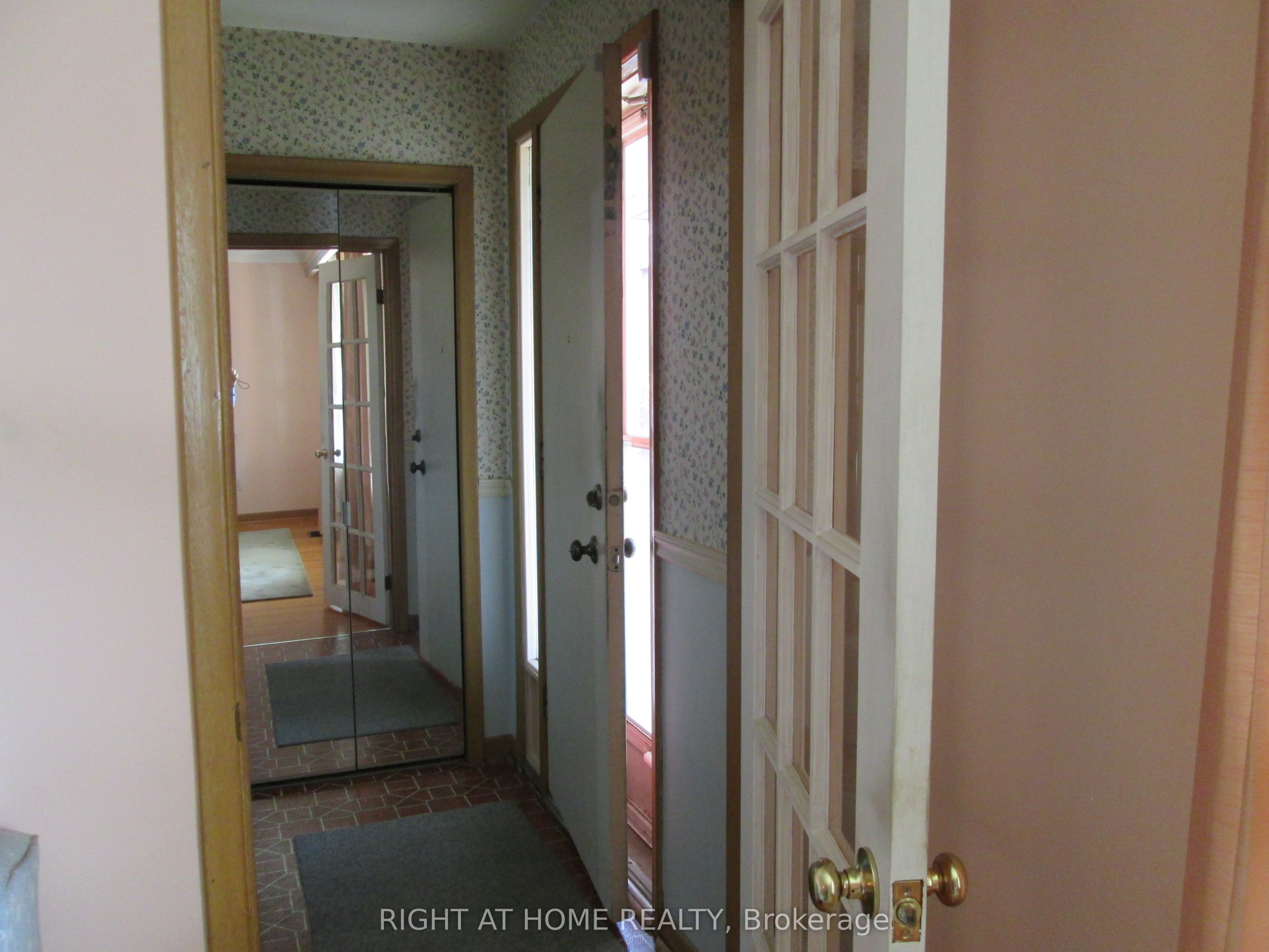 910 Scarborough Golf Club Road Property Photo 5