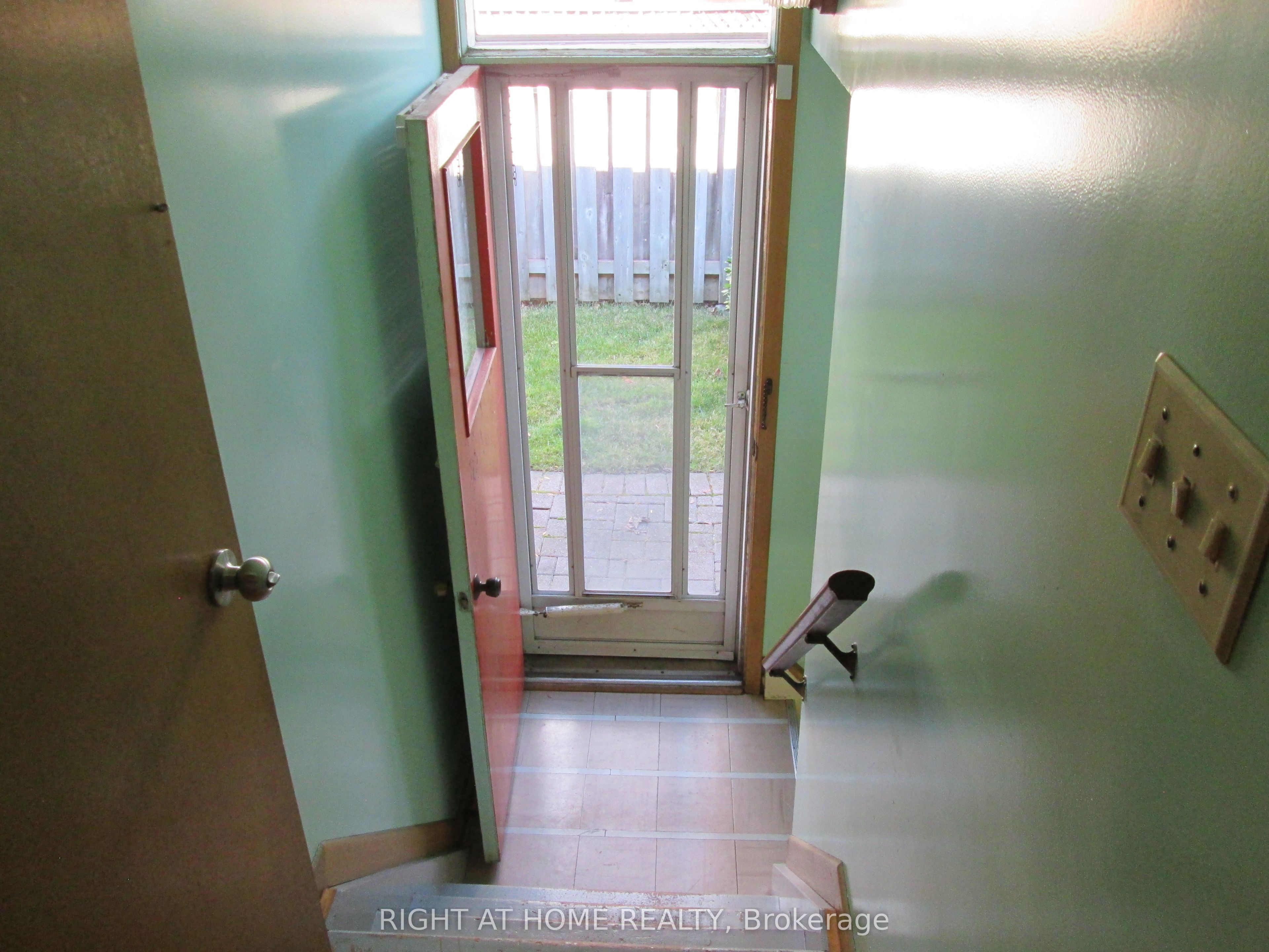 910 Scarborough Golf Club Road Property Photo 28
