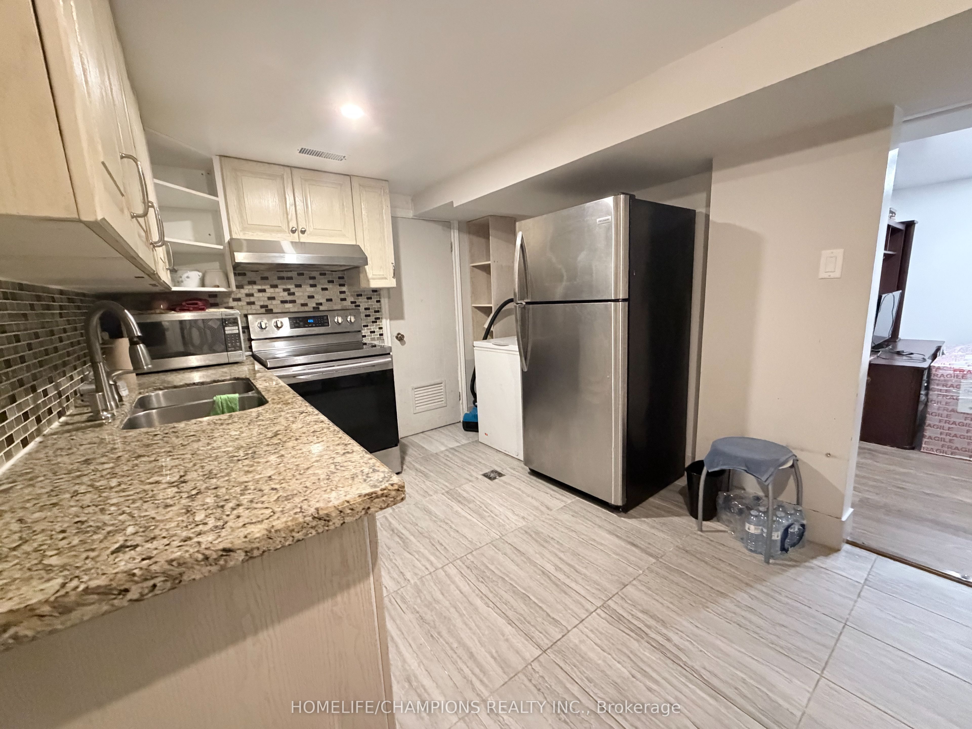 978 Warden Avenue Property Photo 1