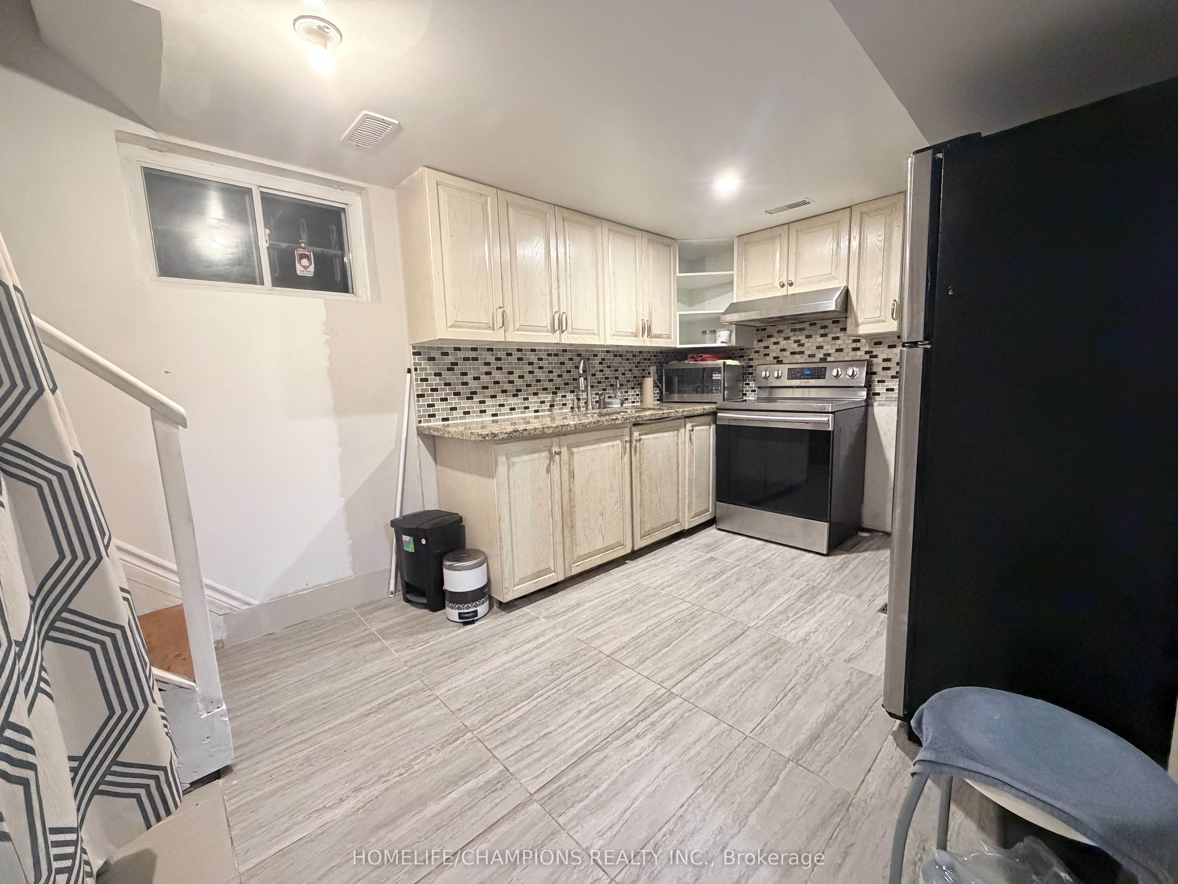 978 Warden Avenue Property Photo 2