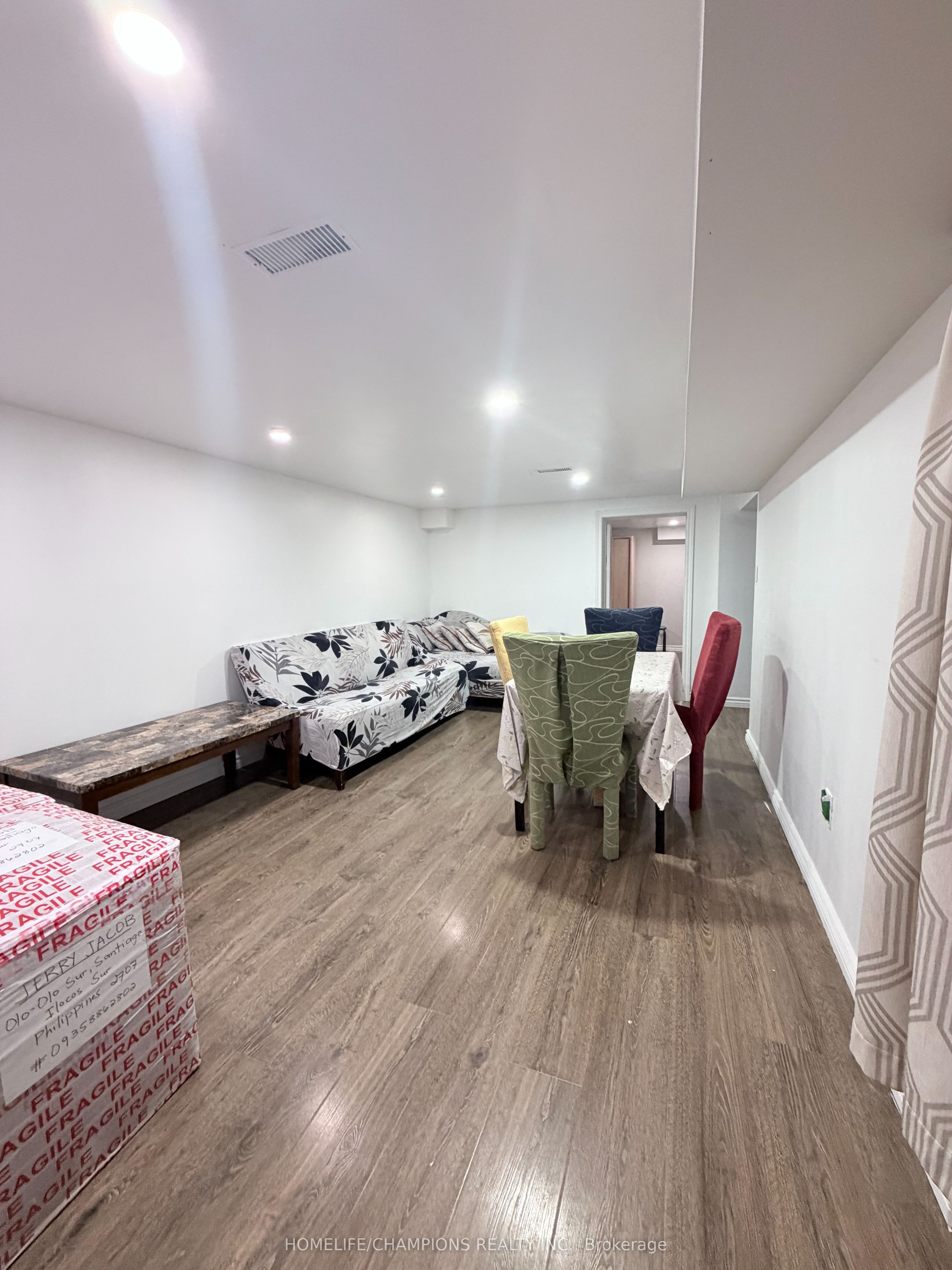 978 Warden Avenue Property Photo 8