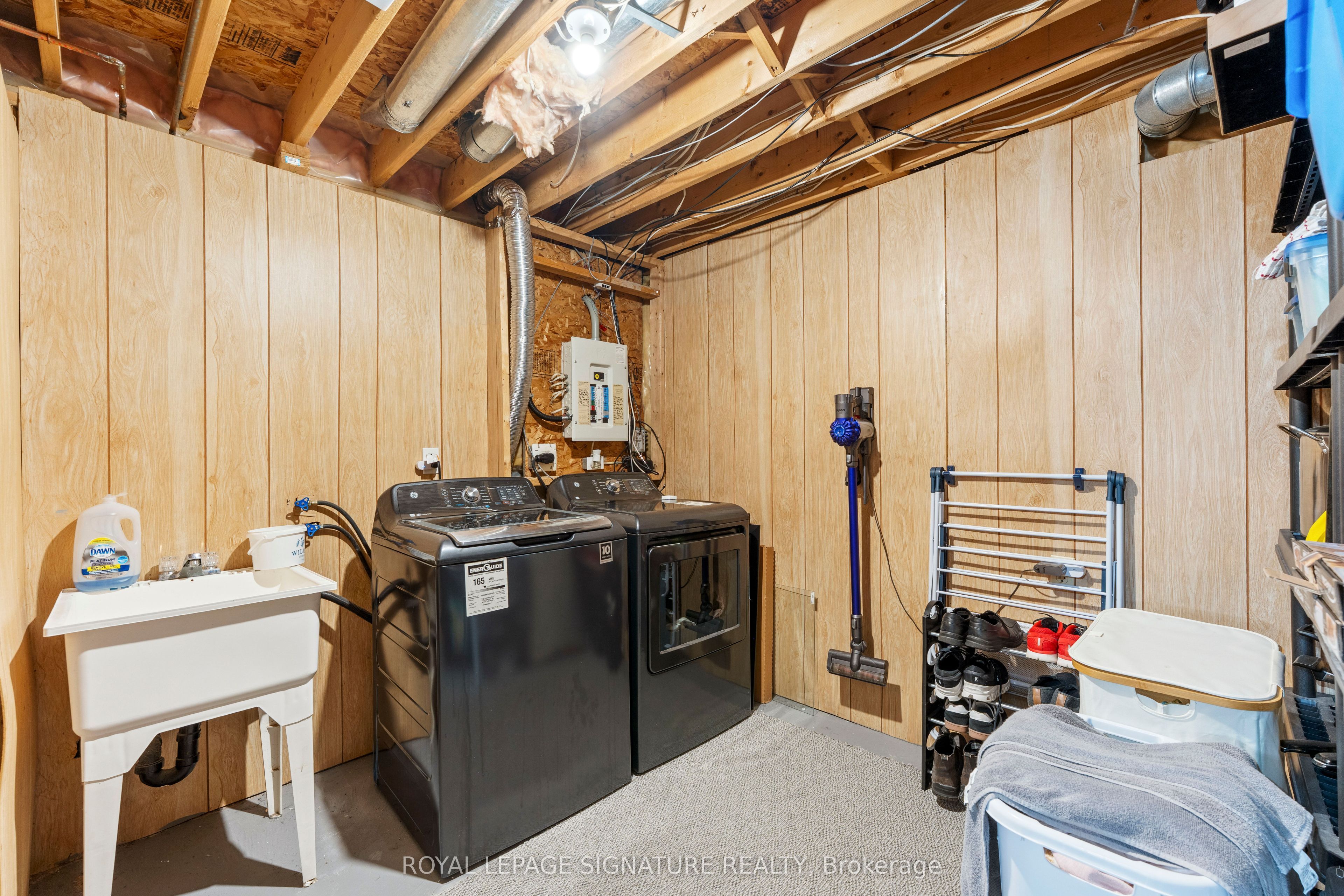 16 Beacham Crescent Property Photo 27