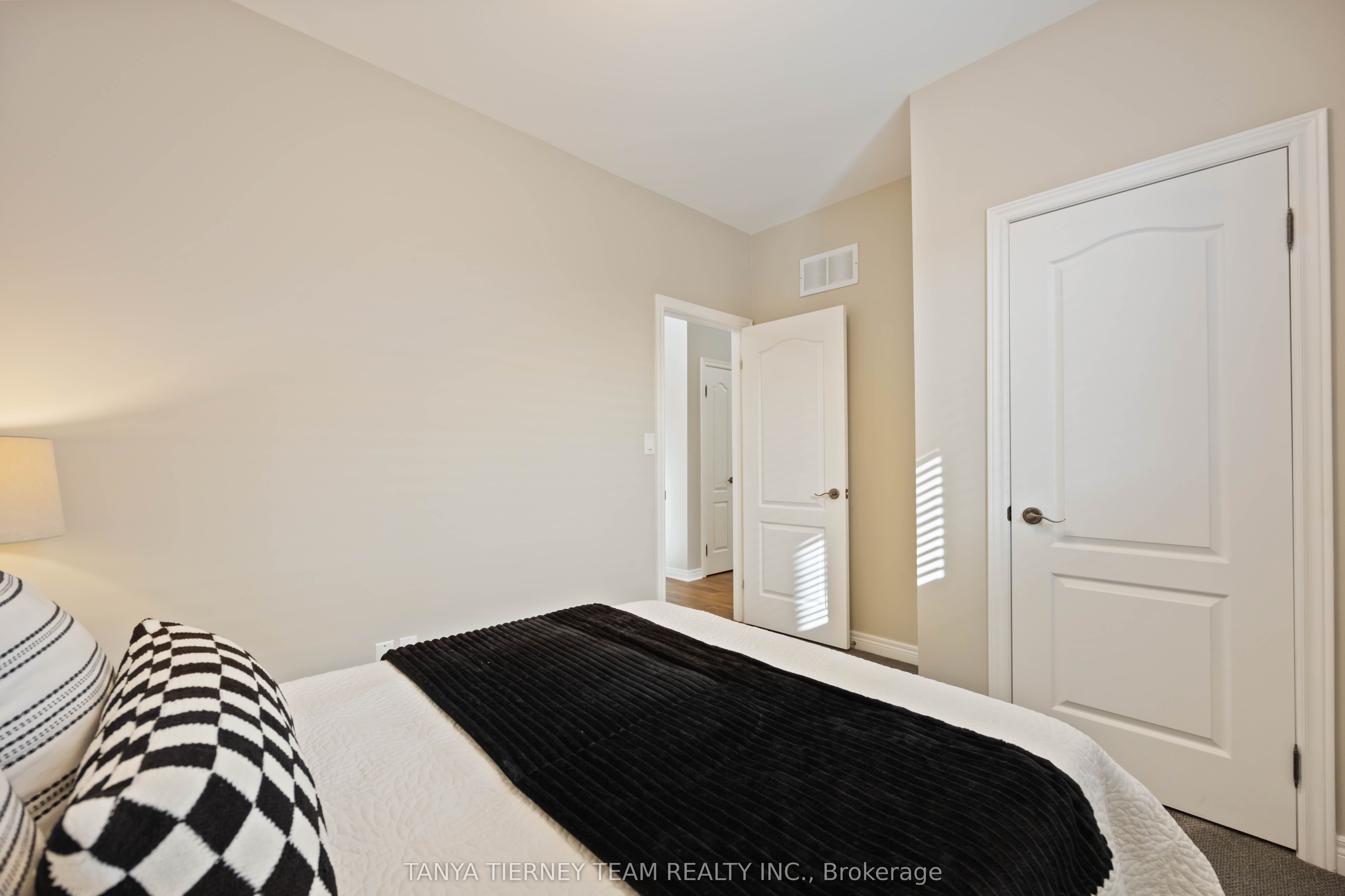 16 Cody Avenue Property Photo 31