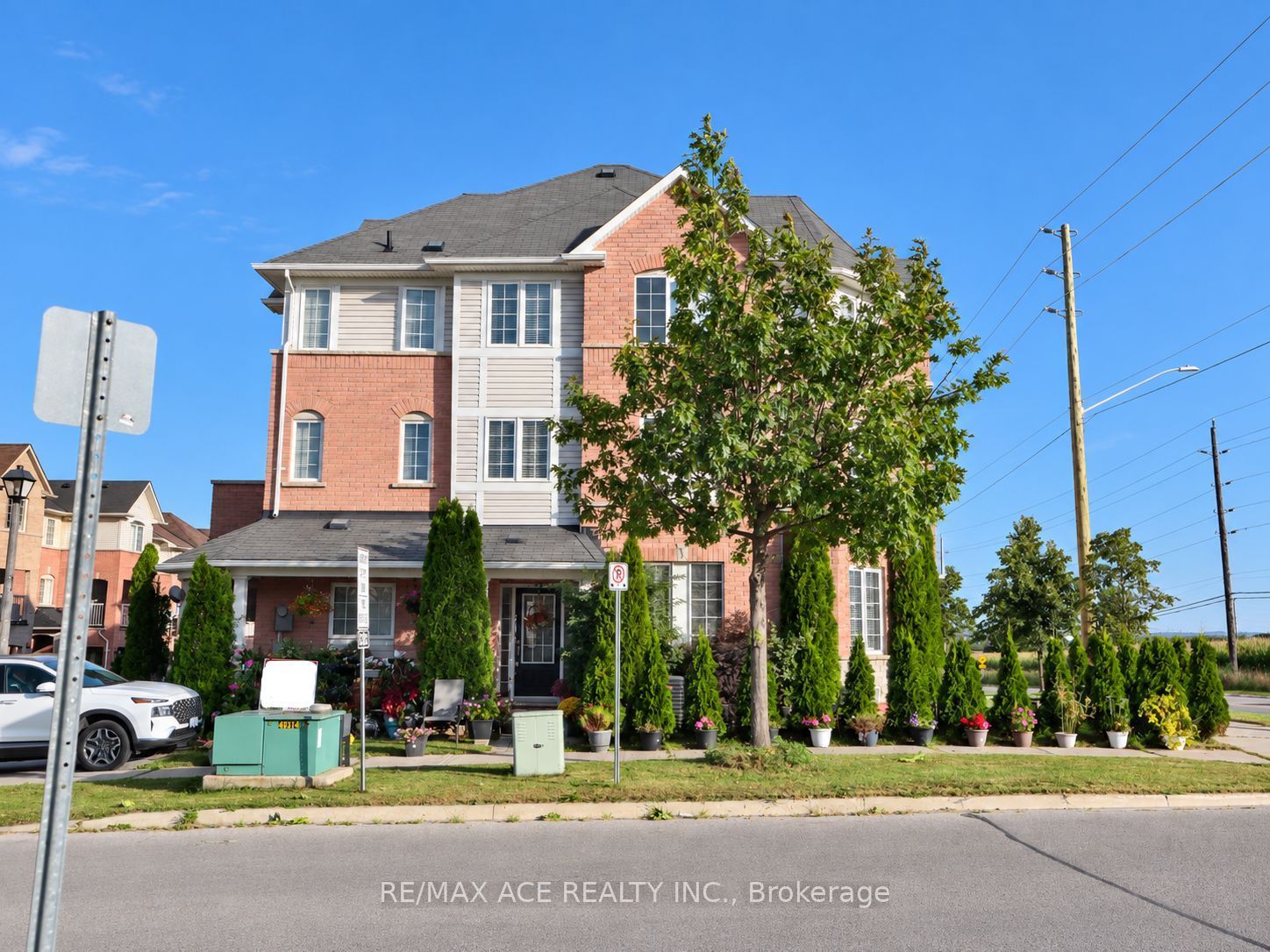 932 Audley Road N Property Photo 1