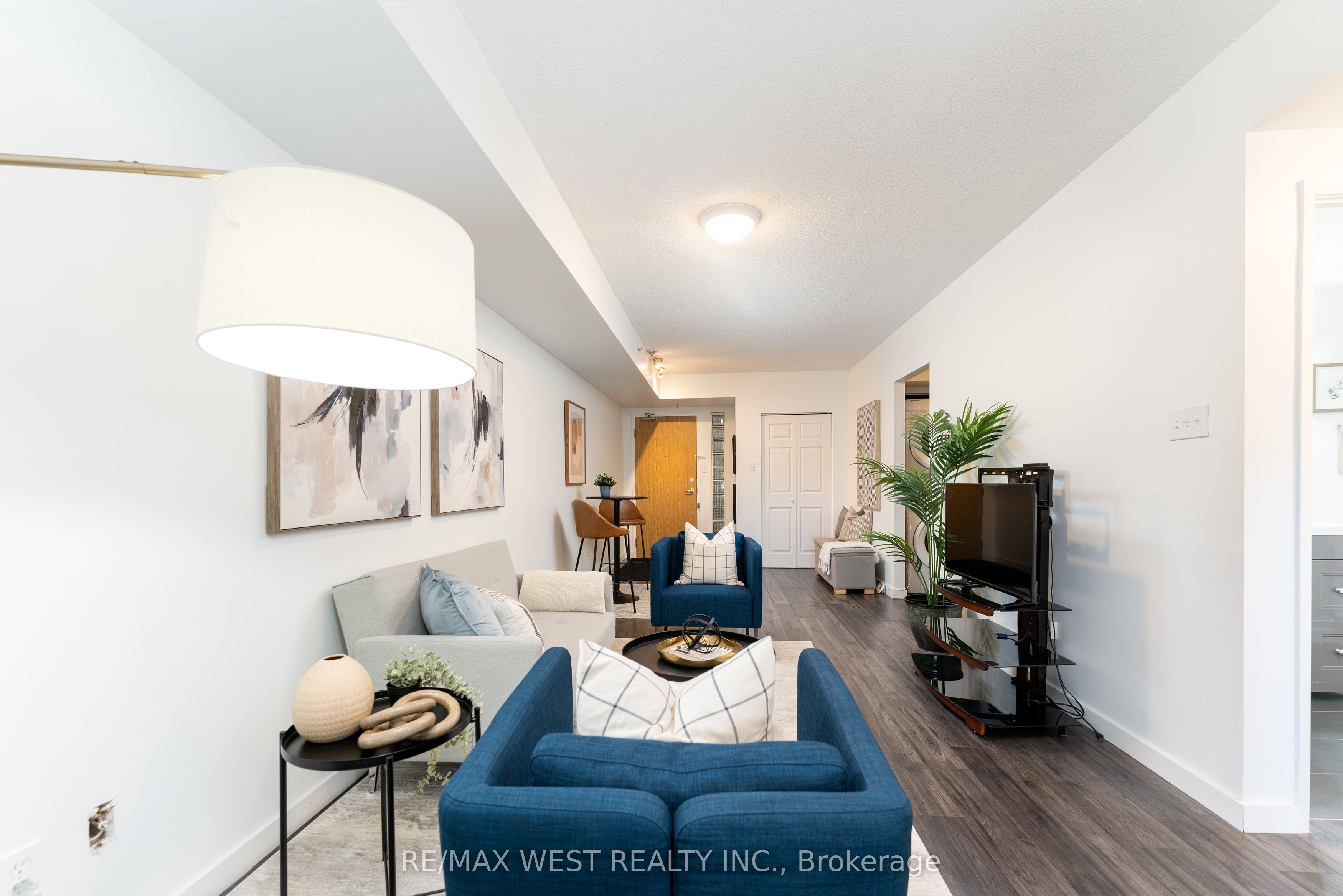 5800 Sheppard Avenue E 414 Property Photo 1
