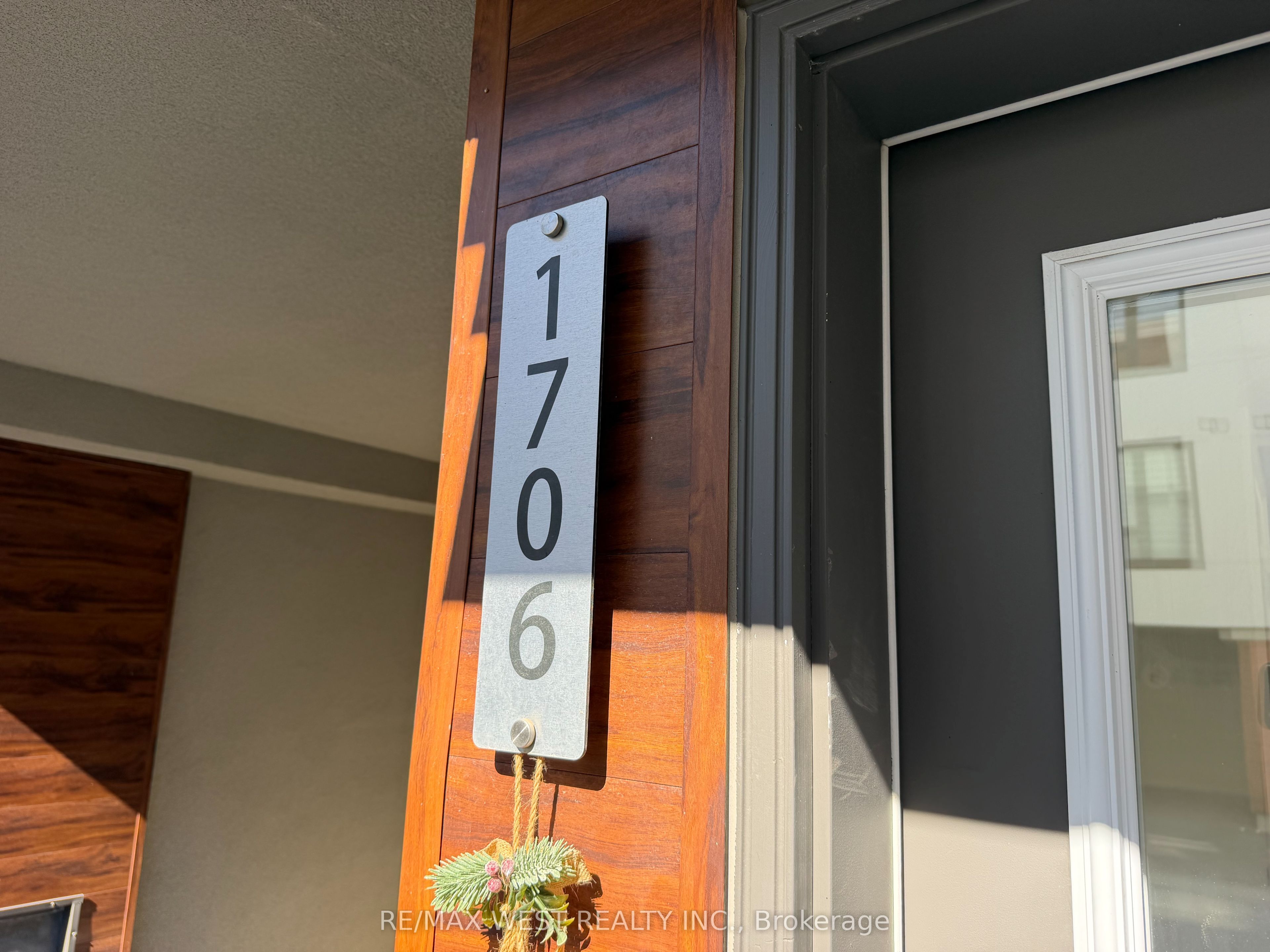 1706 Pleasure Valley Path Property Photo 3