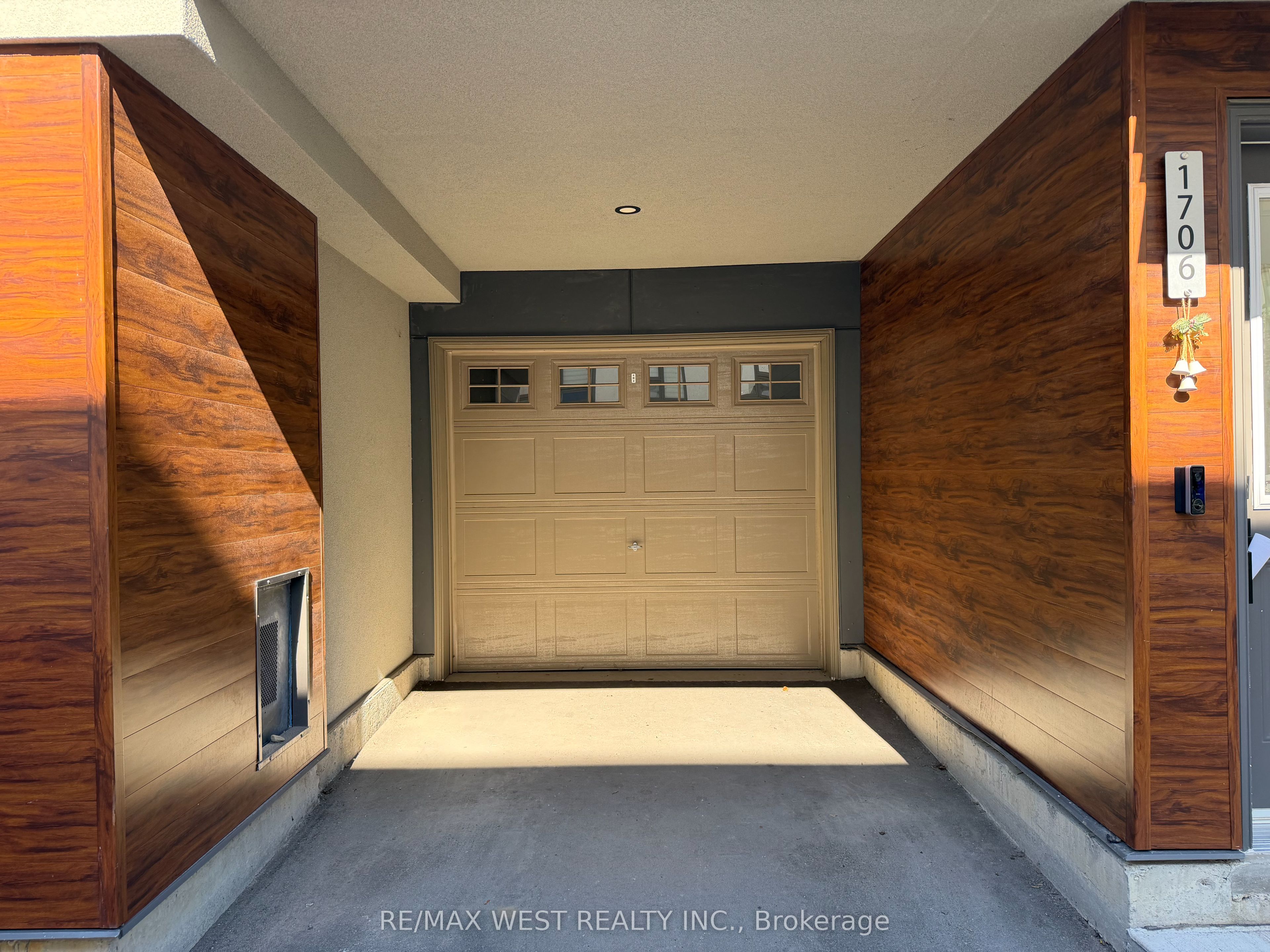 1706 Pleasure Valley Path Property Photo 4