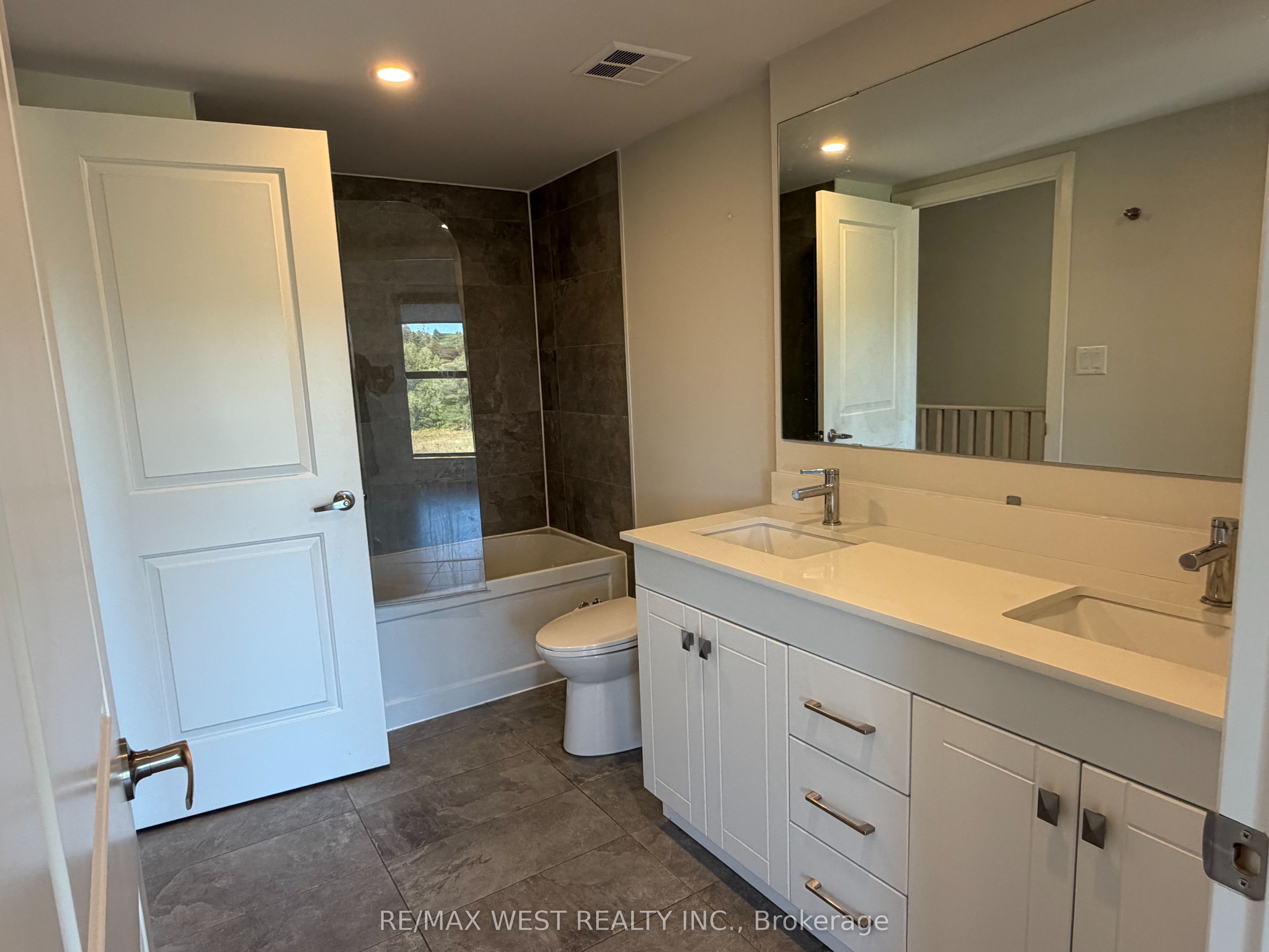 1706 Pleasure Valley Path Property Photo 9