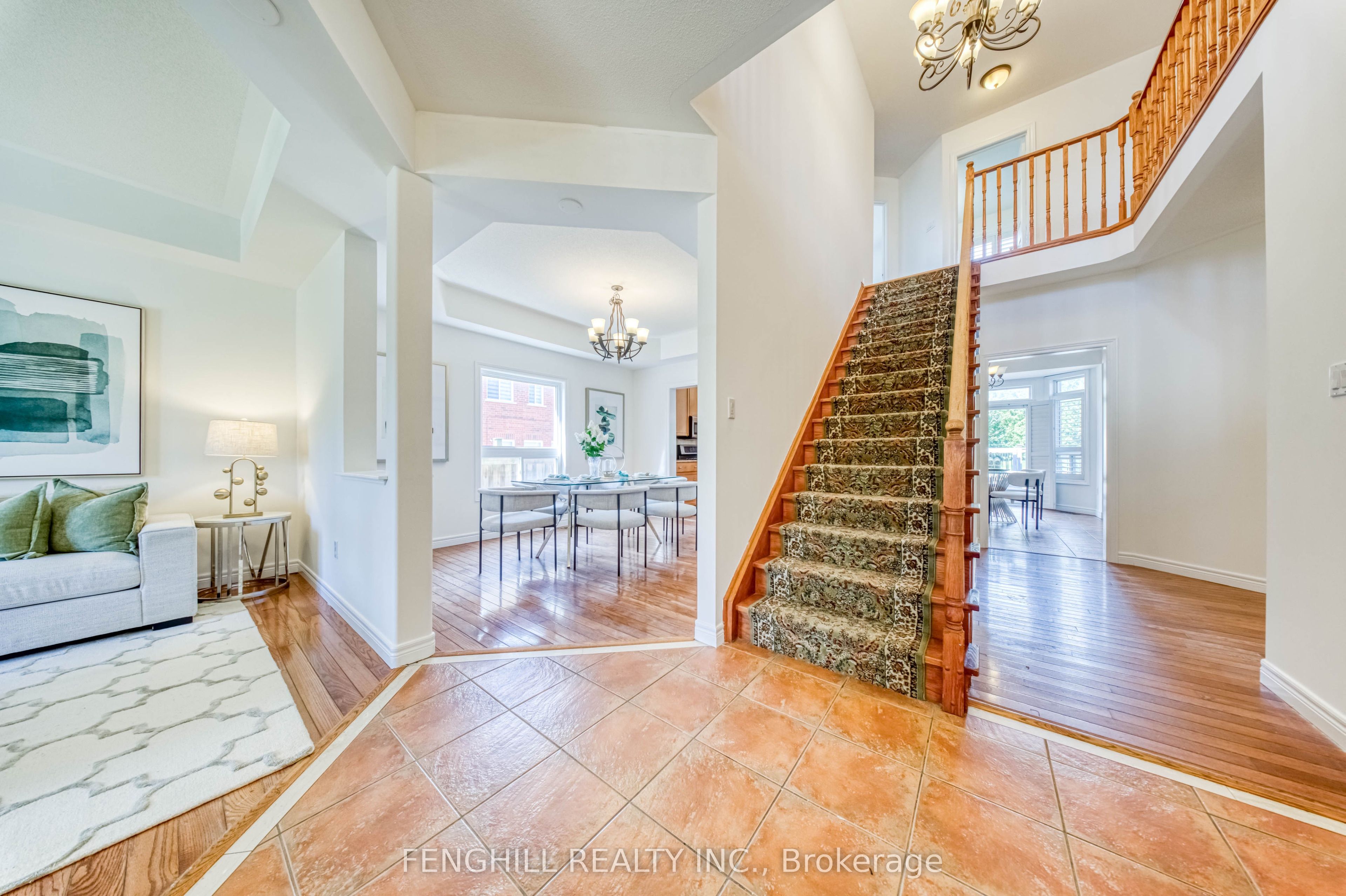 842 Greenleaf Circle Property Photo 6
