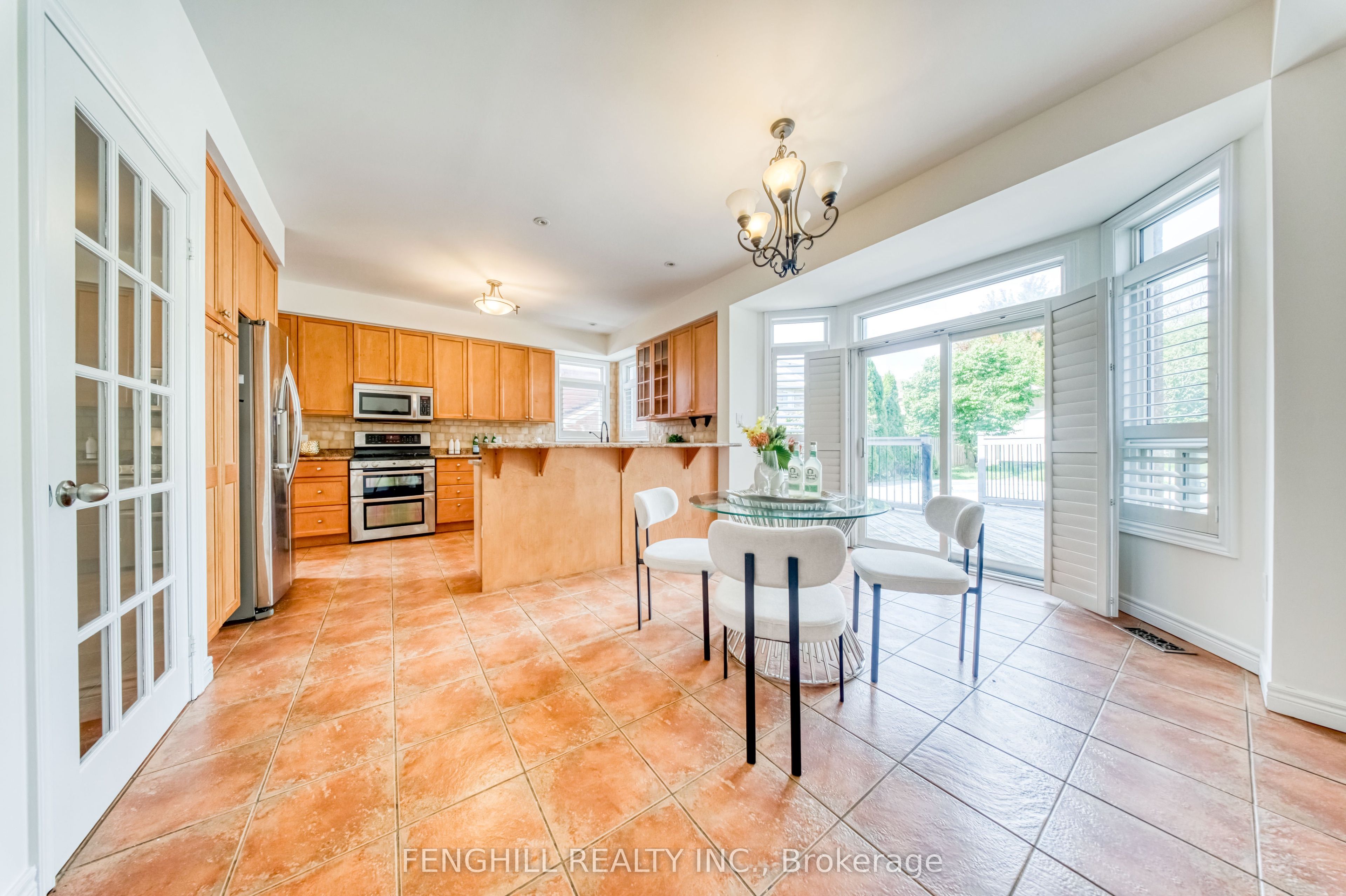 842 Greenleaf Circle Property Photo 10