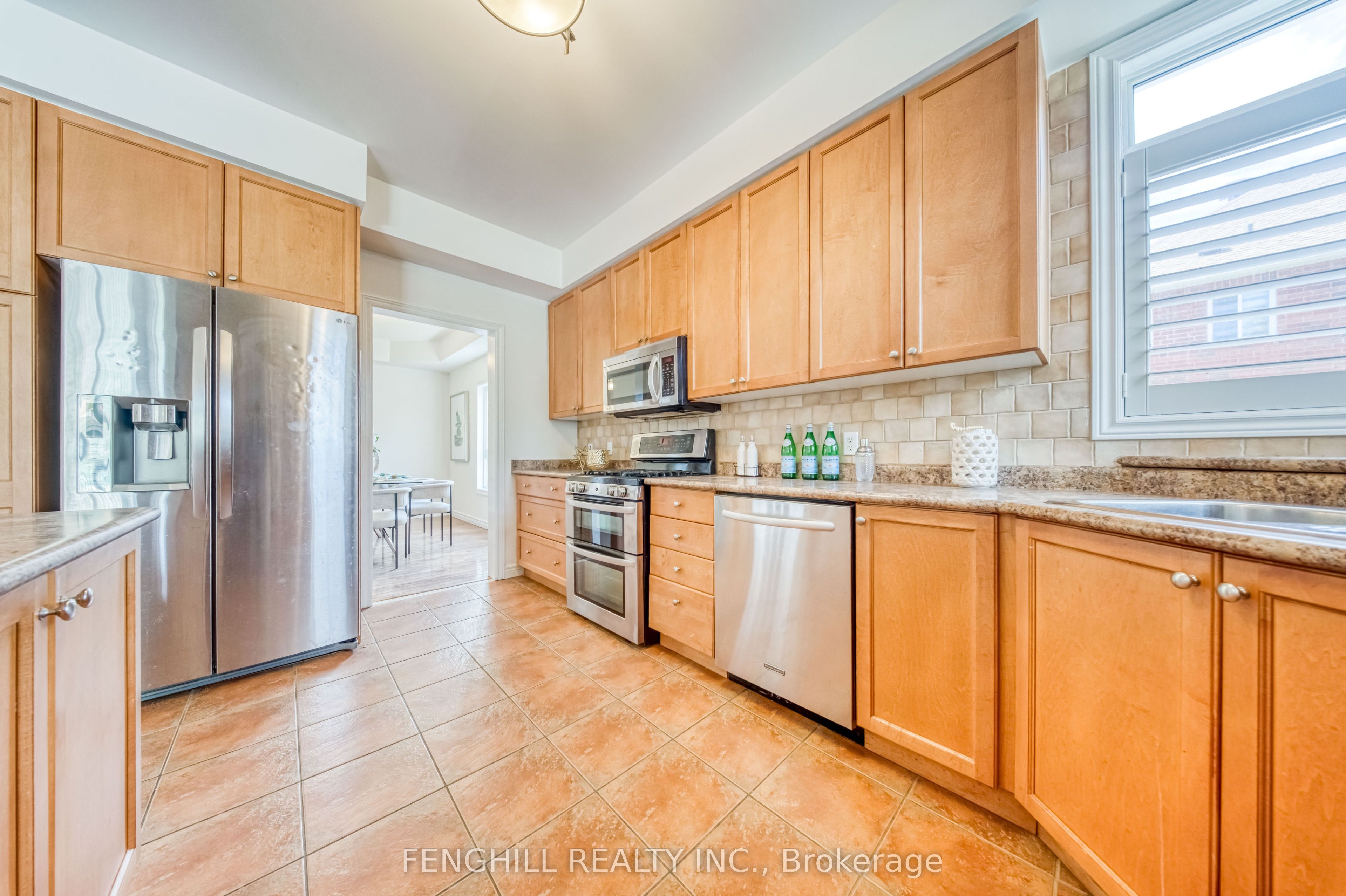 842 Greenleaf Circle Property Photo 16