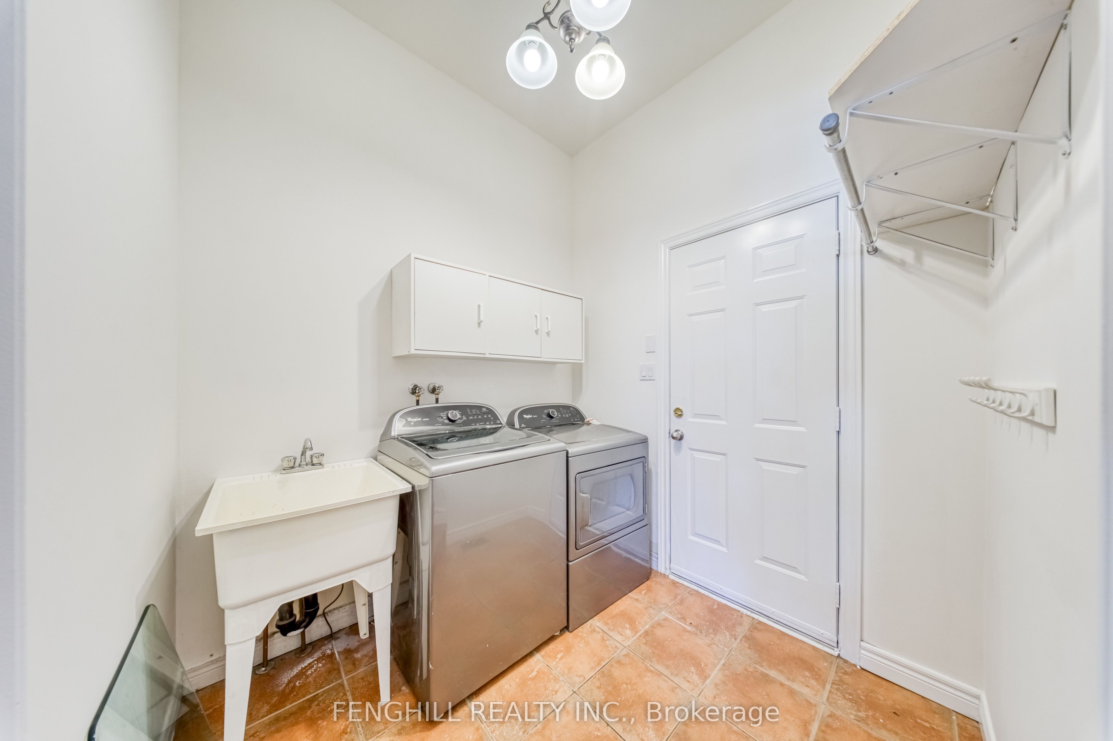 842 Greenleaf Circle Property Photo 23