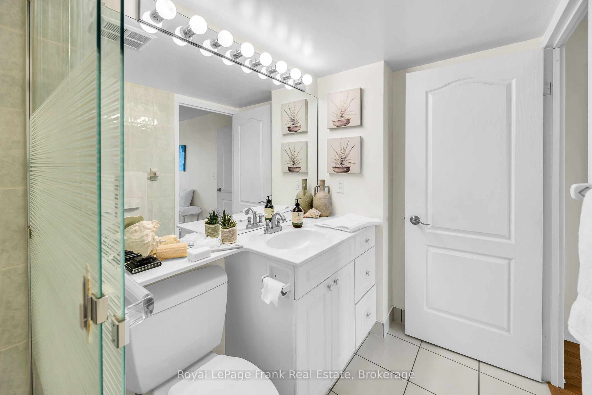 712 Rossland Road E 602 Property Photo 26