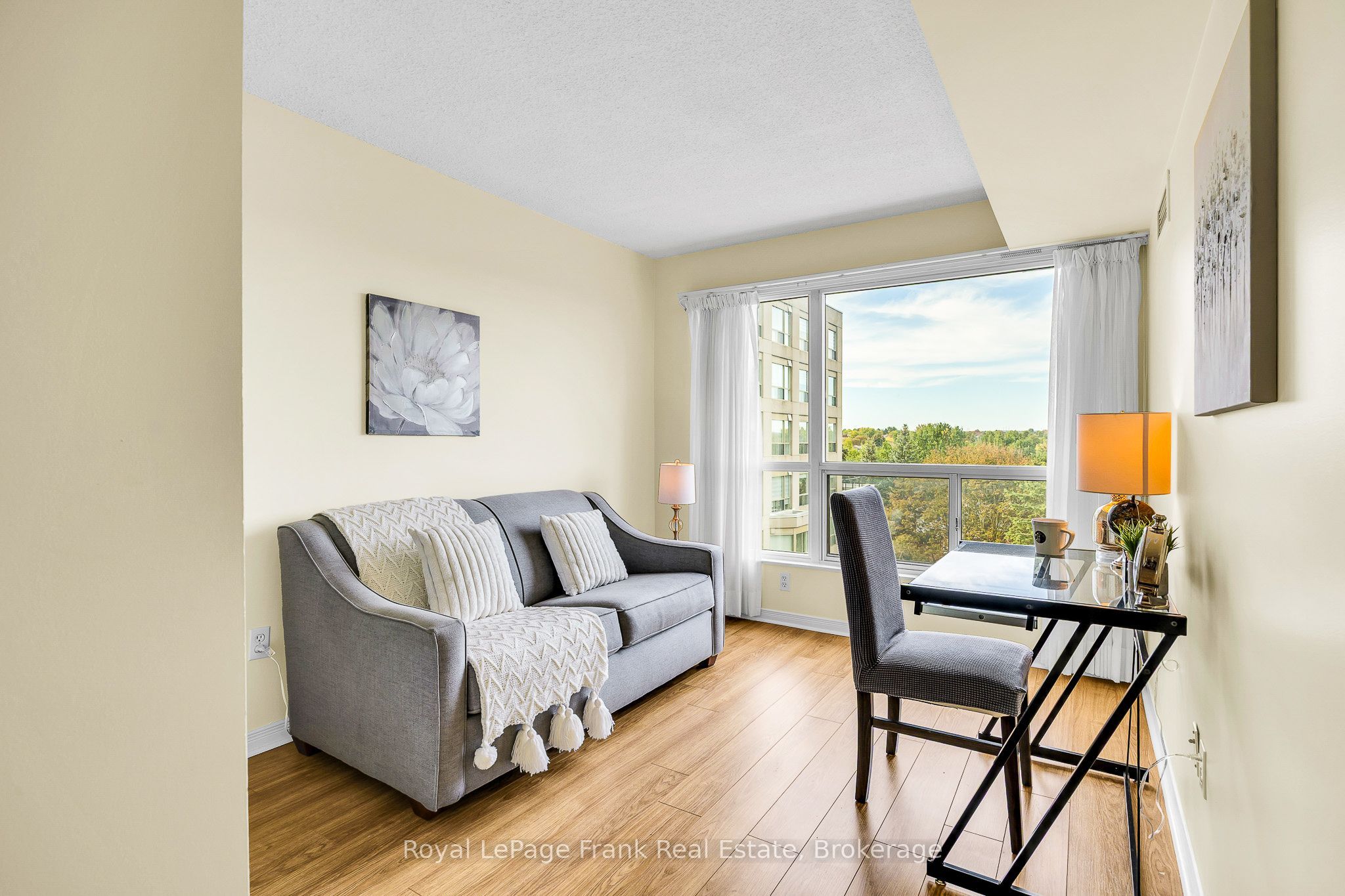 712 Rossland Road E 602 Property Photo 27