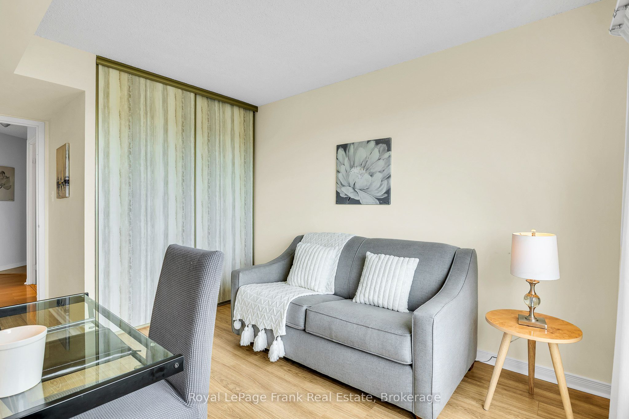712 Rossland Road E 602 Property Photo 28