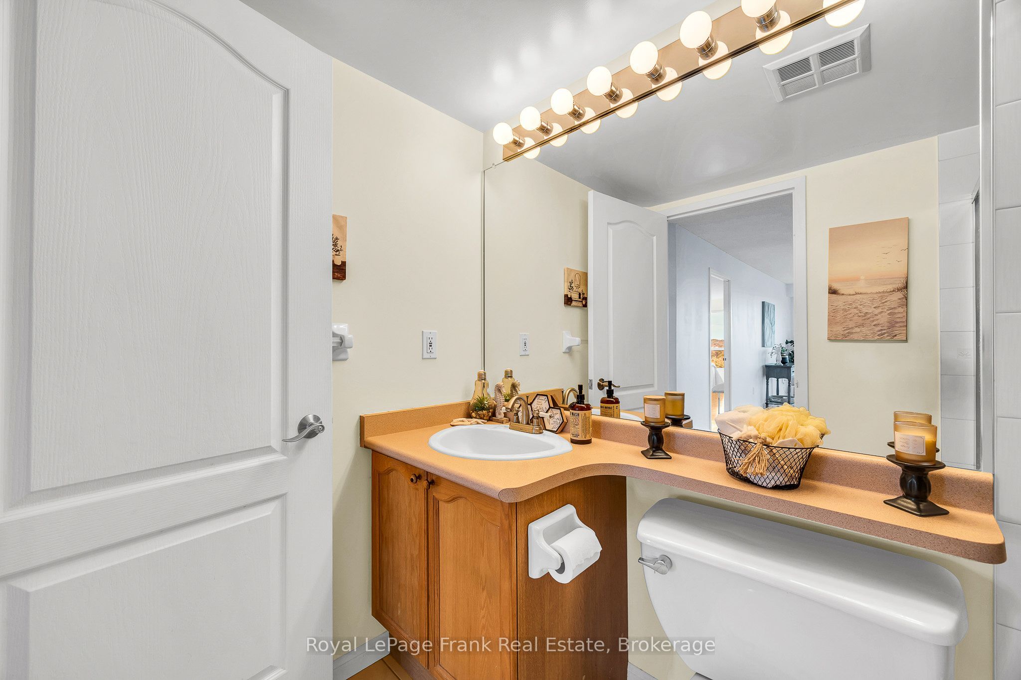 712 Rossland Road E 602 Property Photo 29