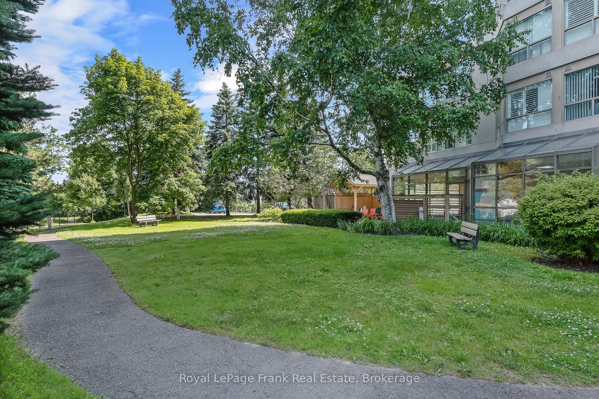 712 Rossland Road E 602 Property Photo 40