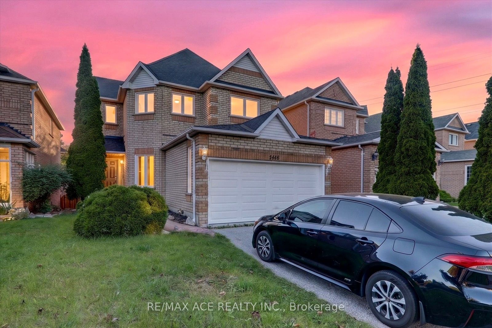 1446 Sandhurst Crescent Property Photo 1