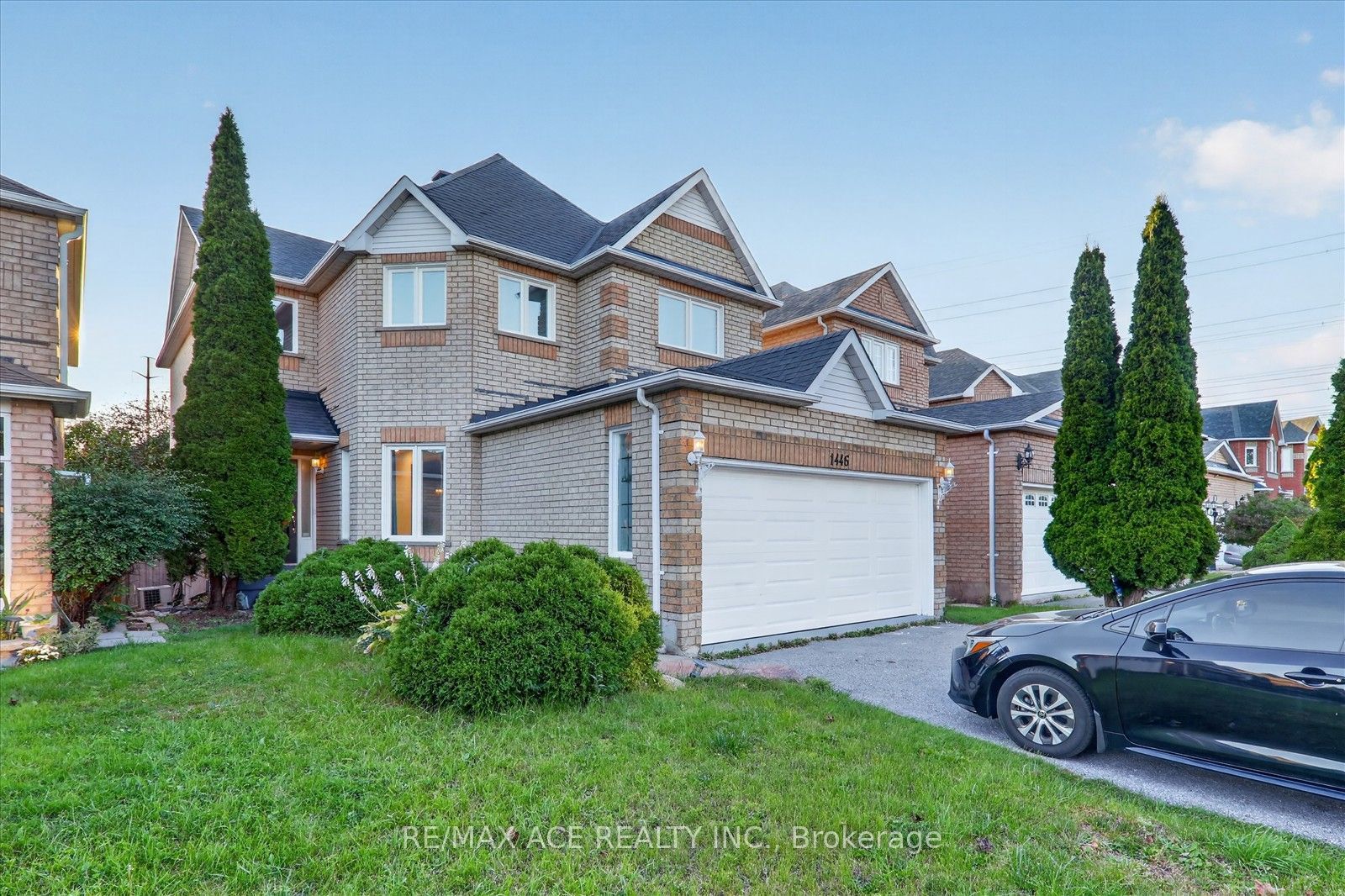 1446 Sandhurst Crescent Property Photo 4