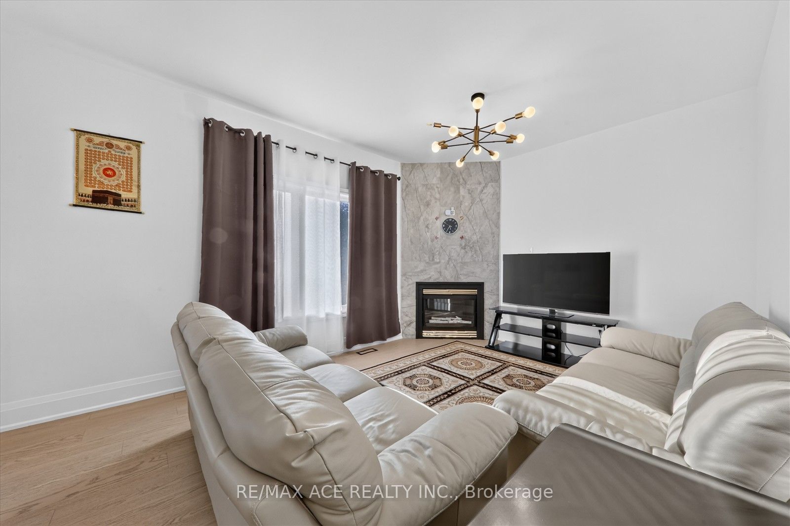1446 Sandhurst Crescent Property Photo 13