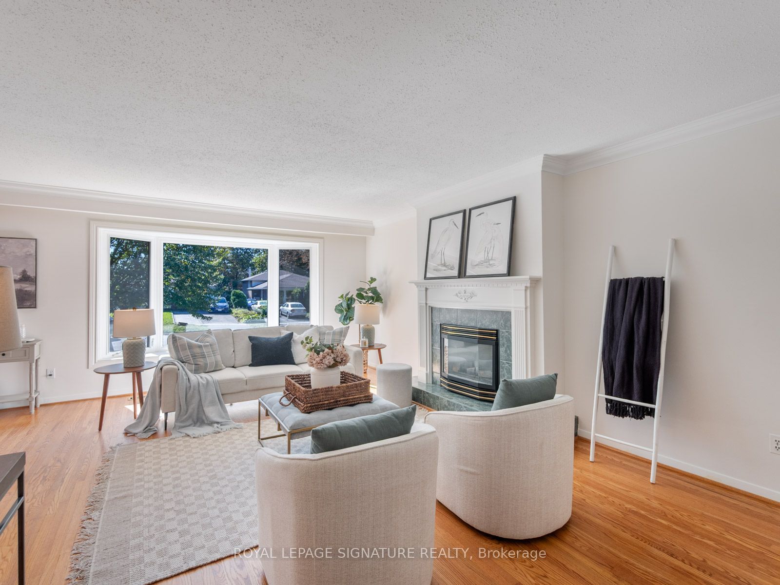 46 Manorglen Crescent Property Photo 7