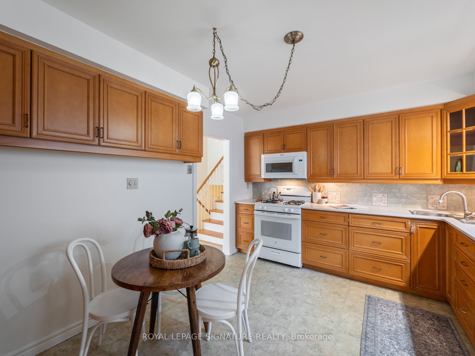 46 Manorglen Crescent Property Photo 12