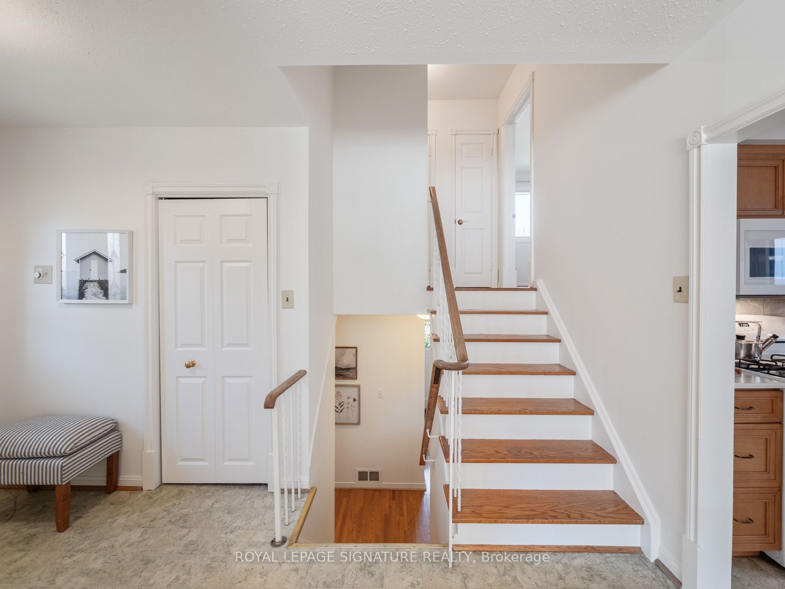 46 Manorglen Crescent Property Photo 15