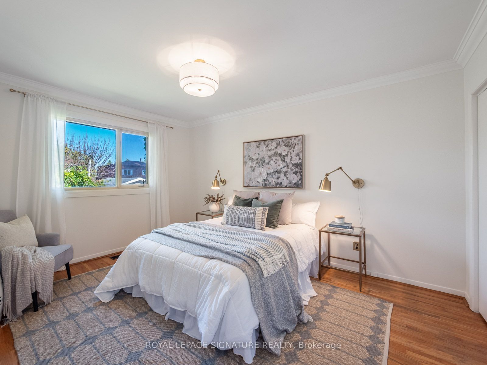 46 Manorglen Crescent Property Photo 16