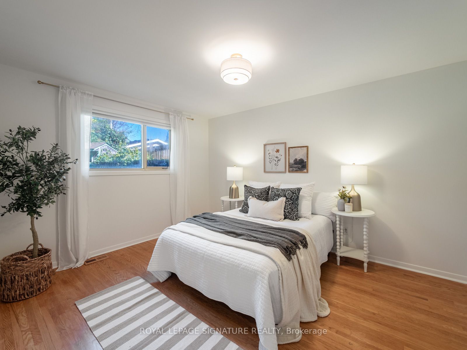 46 Manorglen Crescent Property Photo 22