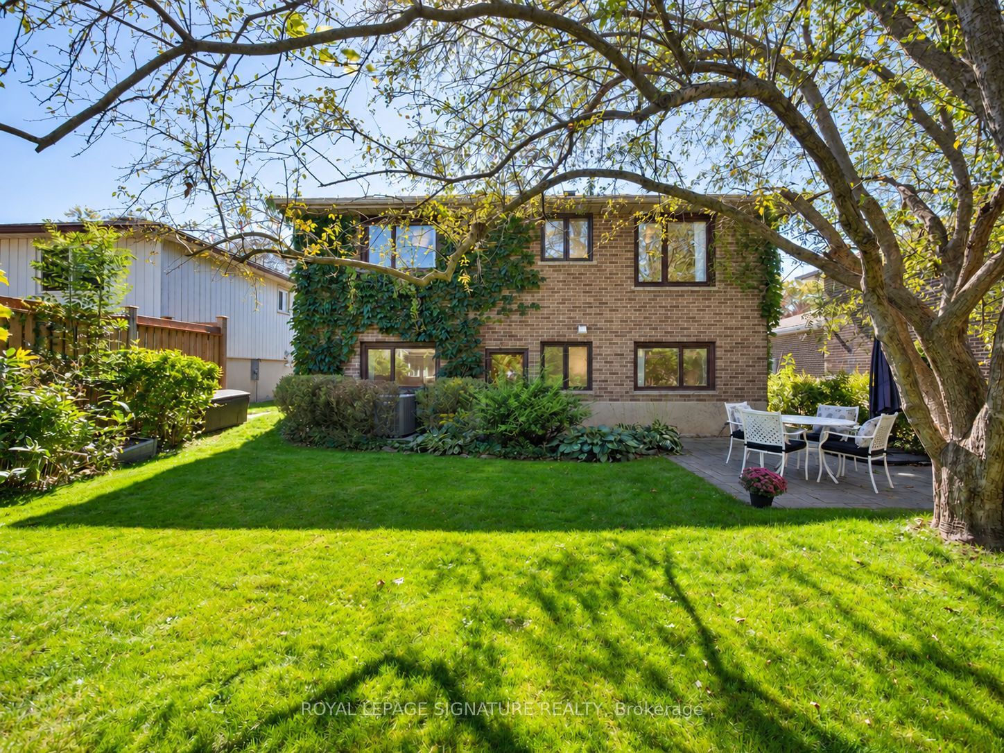 46 Manorglen Crescent Property Photo 32