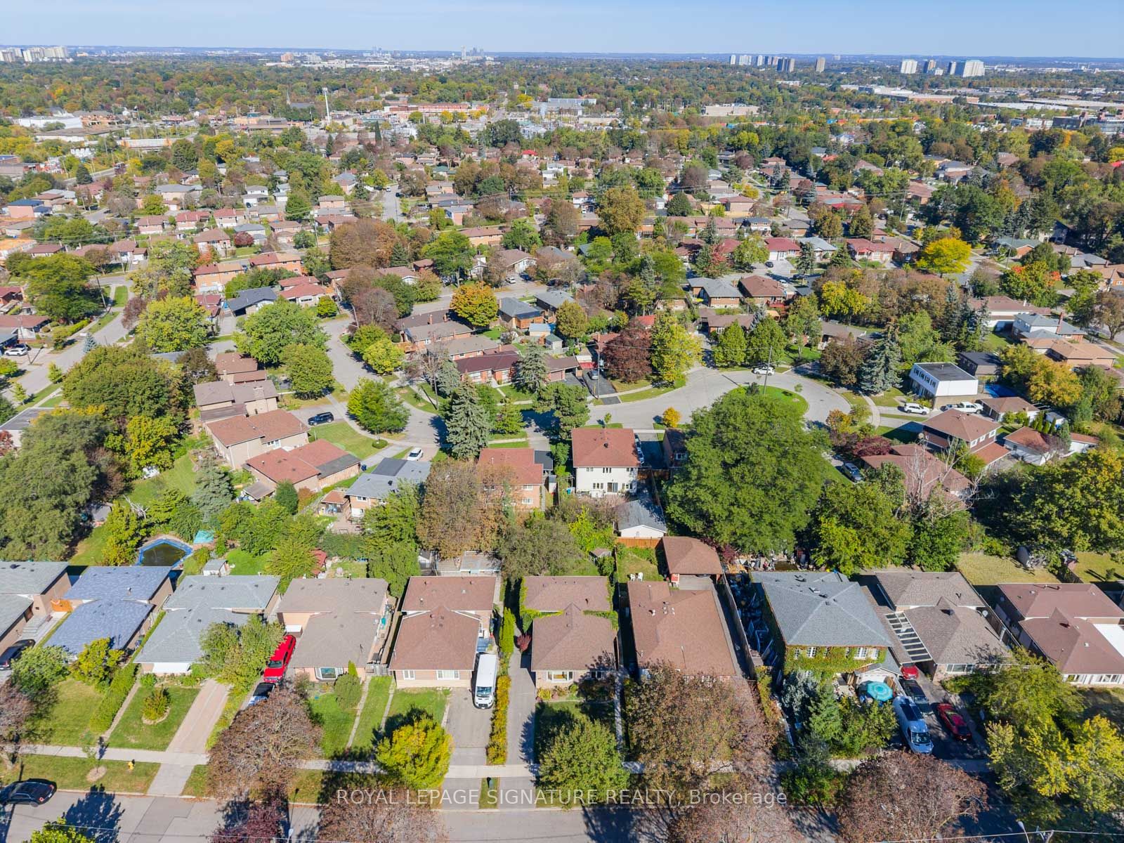 46 Manorglen Crescent Property Photo 37