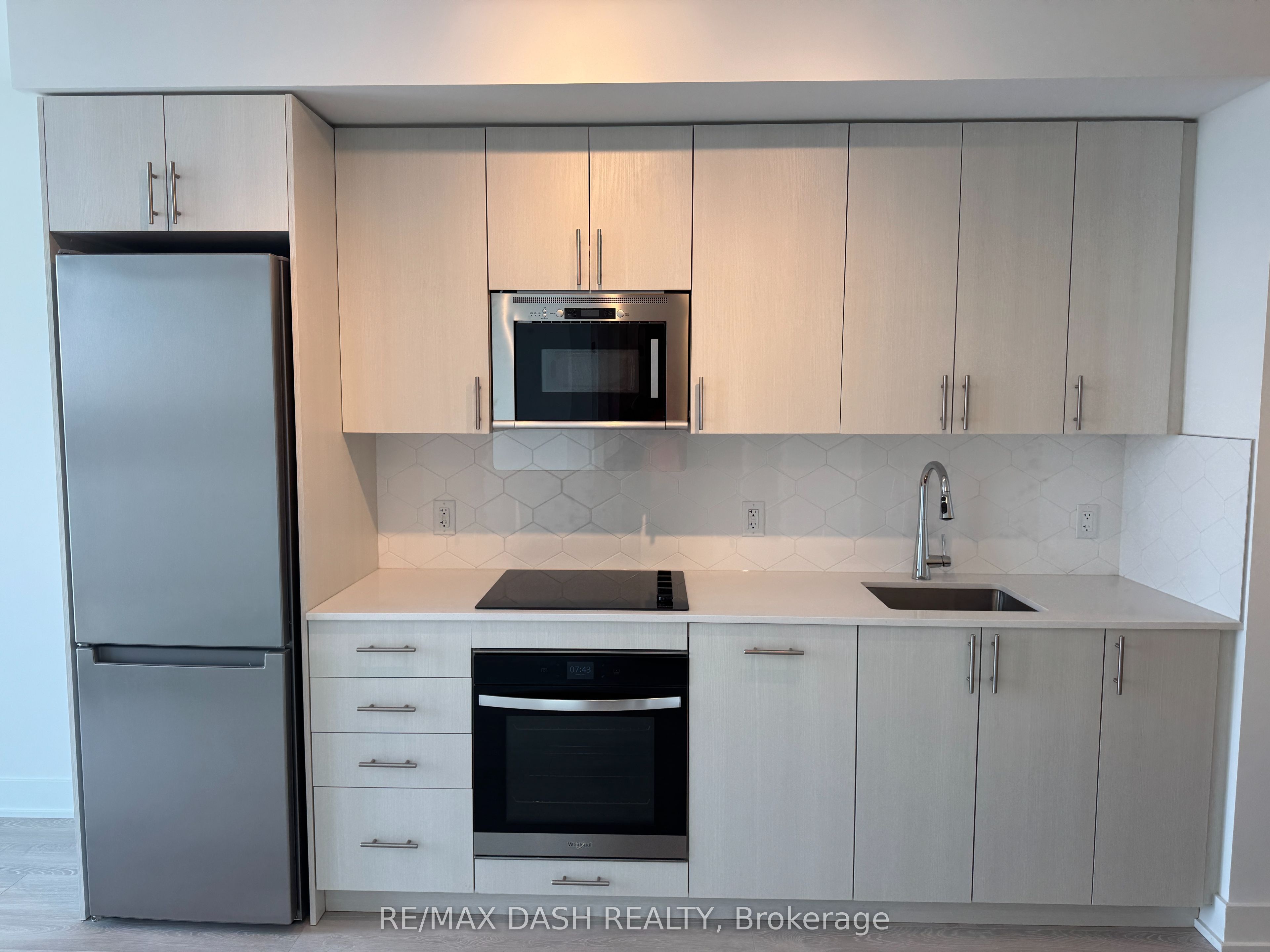 2545 Simcoe Street N 642 Property Photo 9