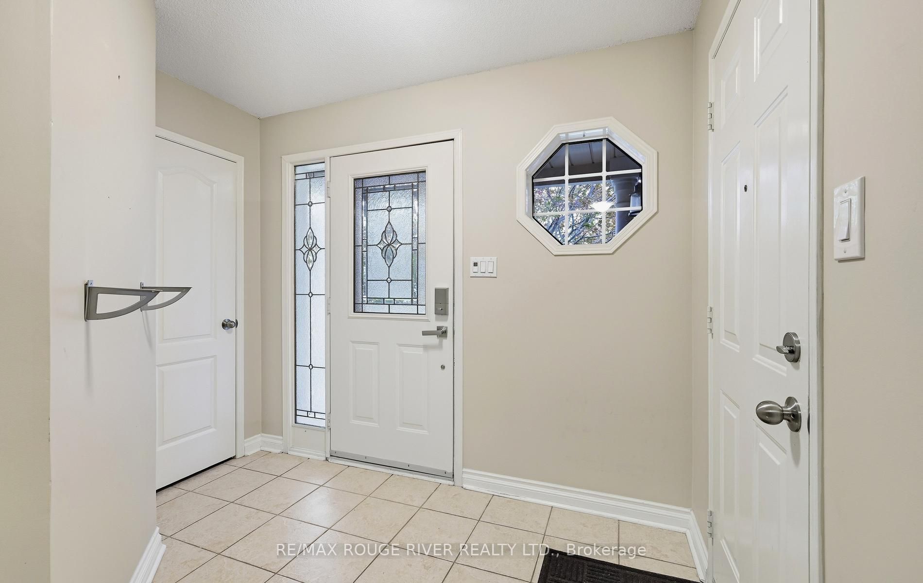 245 Willowbrook Drive Property Photo 4