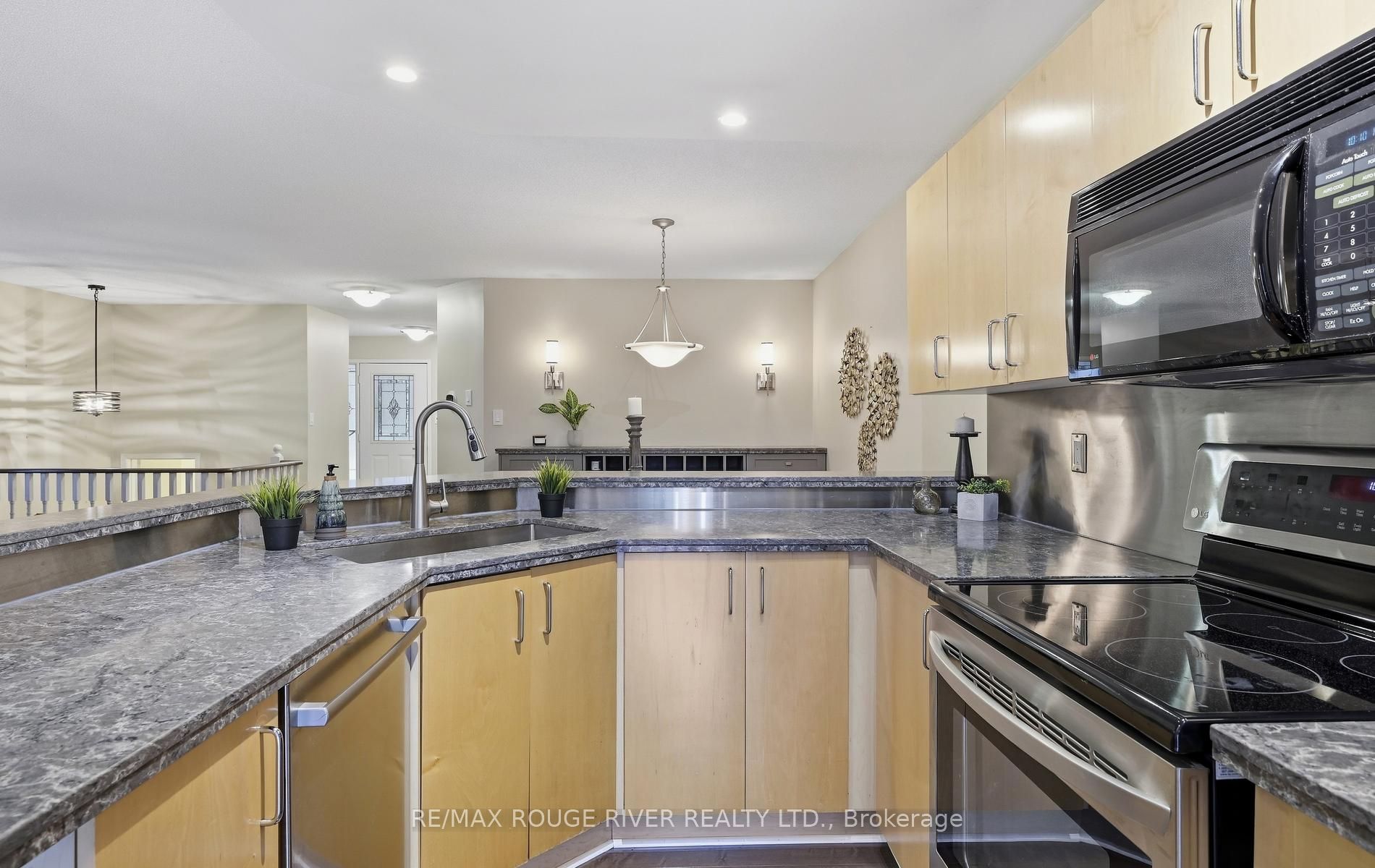 245 Willowbrook Drive Property Photo 15