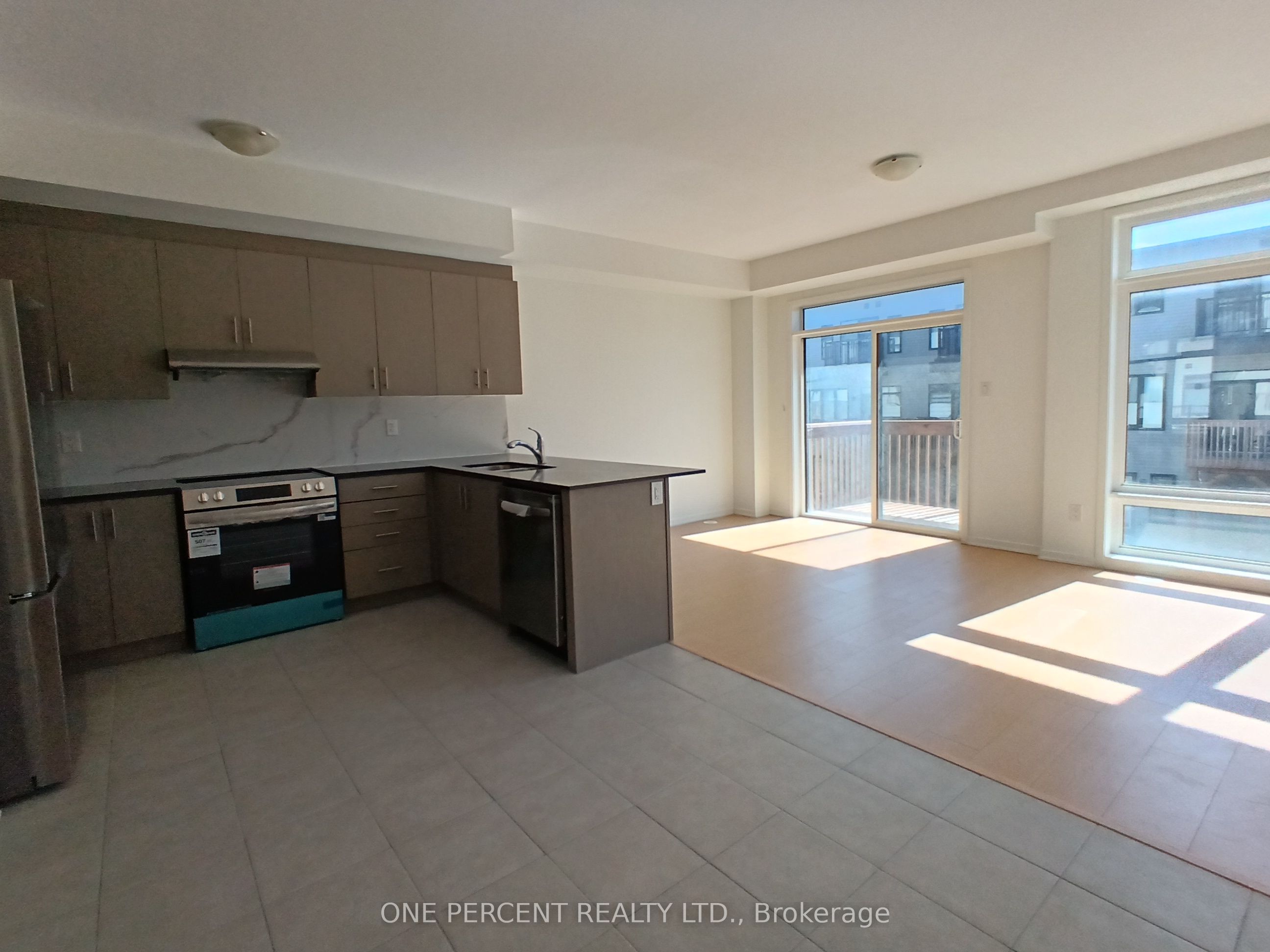 743 Stanstead Path Property Photo 6