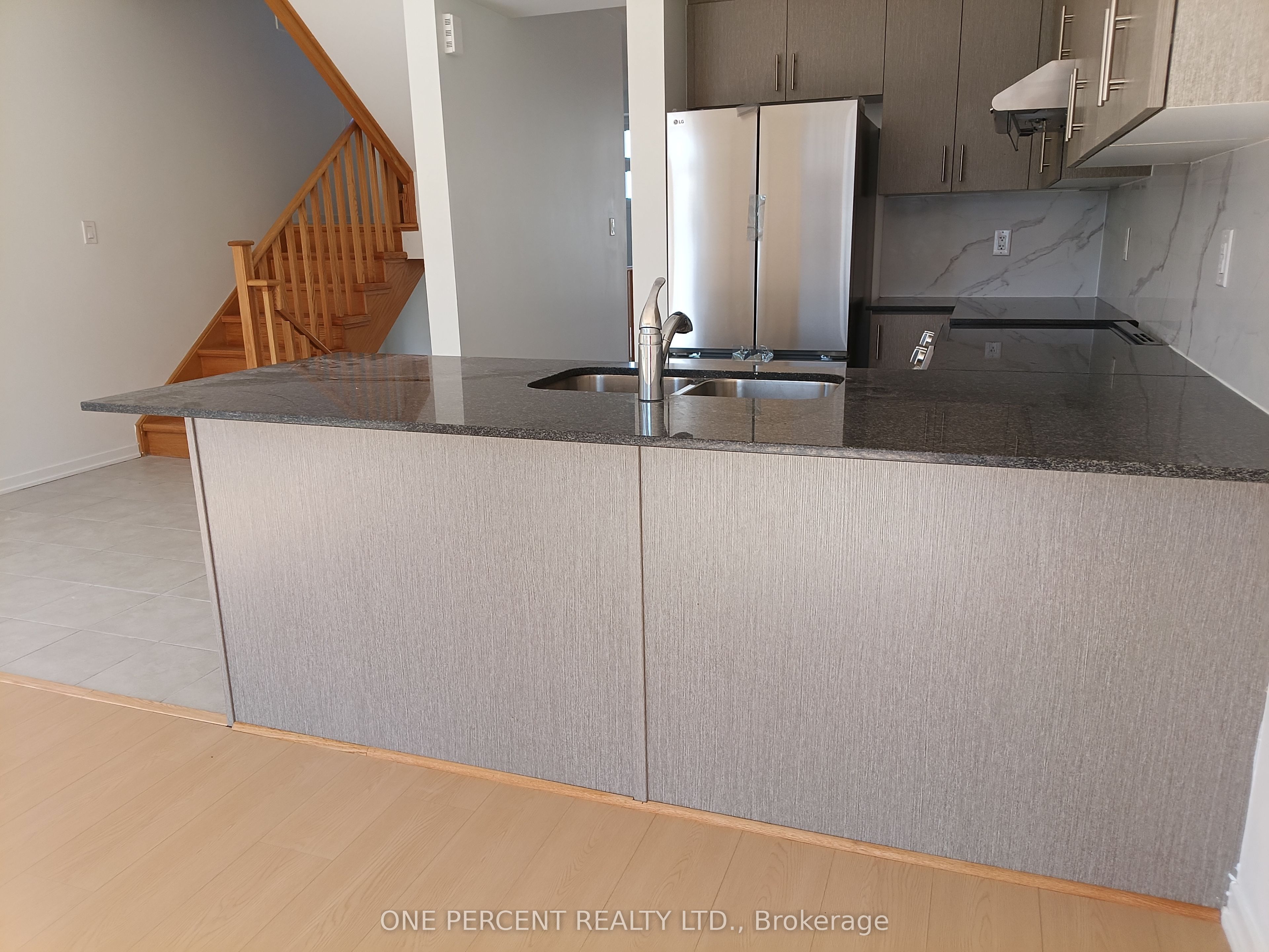 743 Stanstead Path Property Photo 8