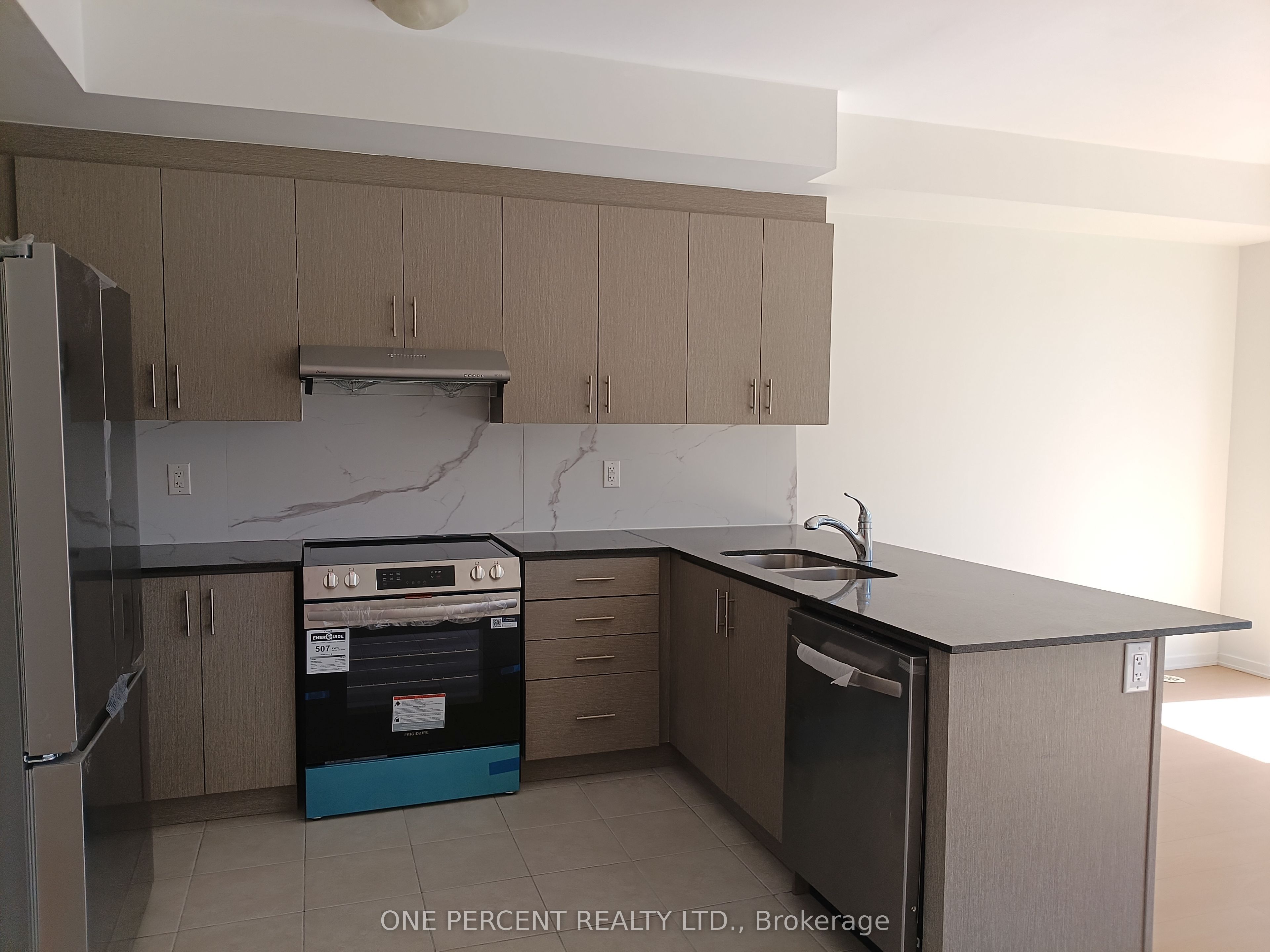 743 Stanstead Path Property Photo 9
