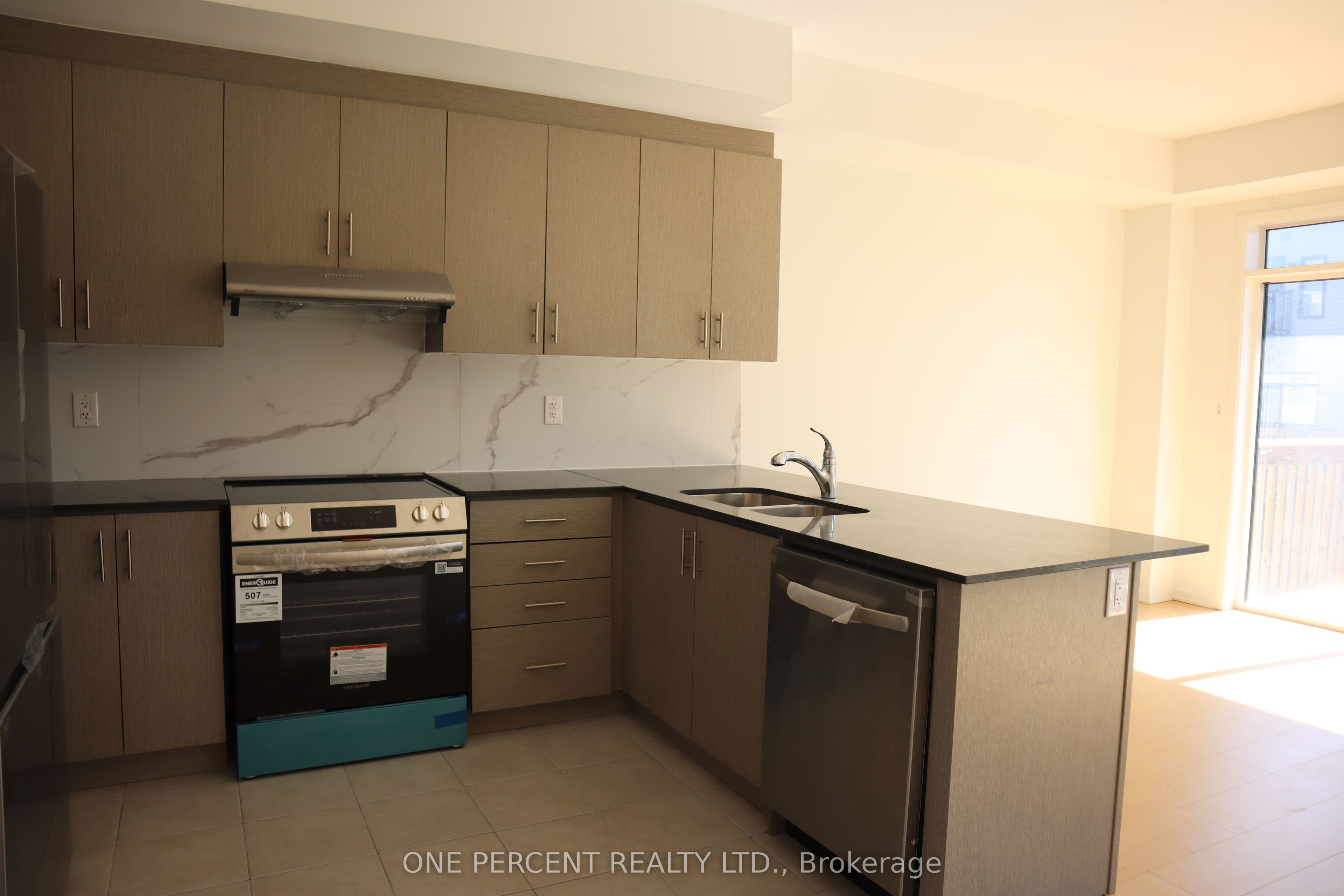 743 Stanstead Path Property Photo 11