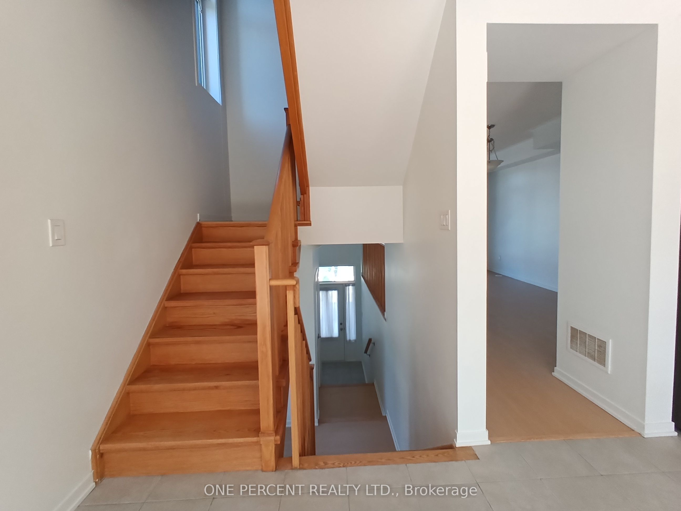 743 Stanstead Path Property Photo 24