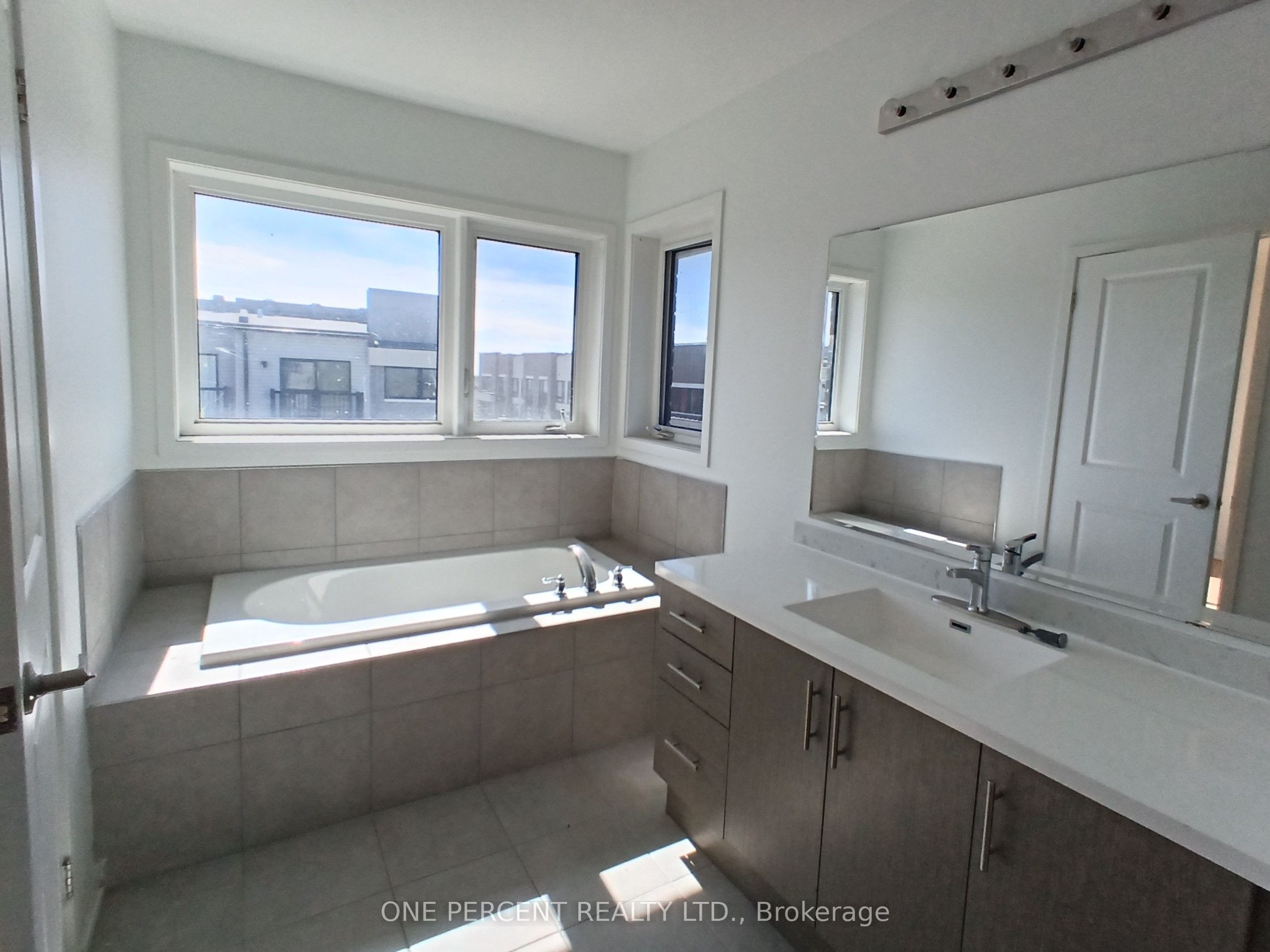 743 Stanstead Path Property Photo 27
