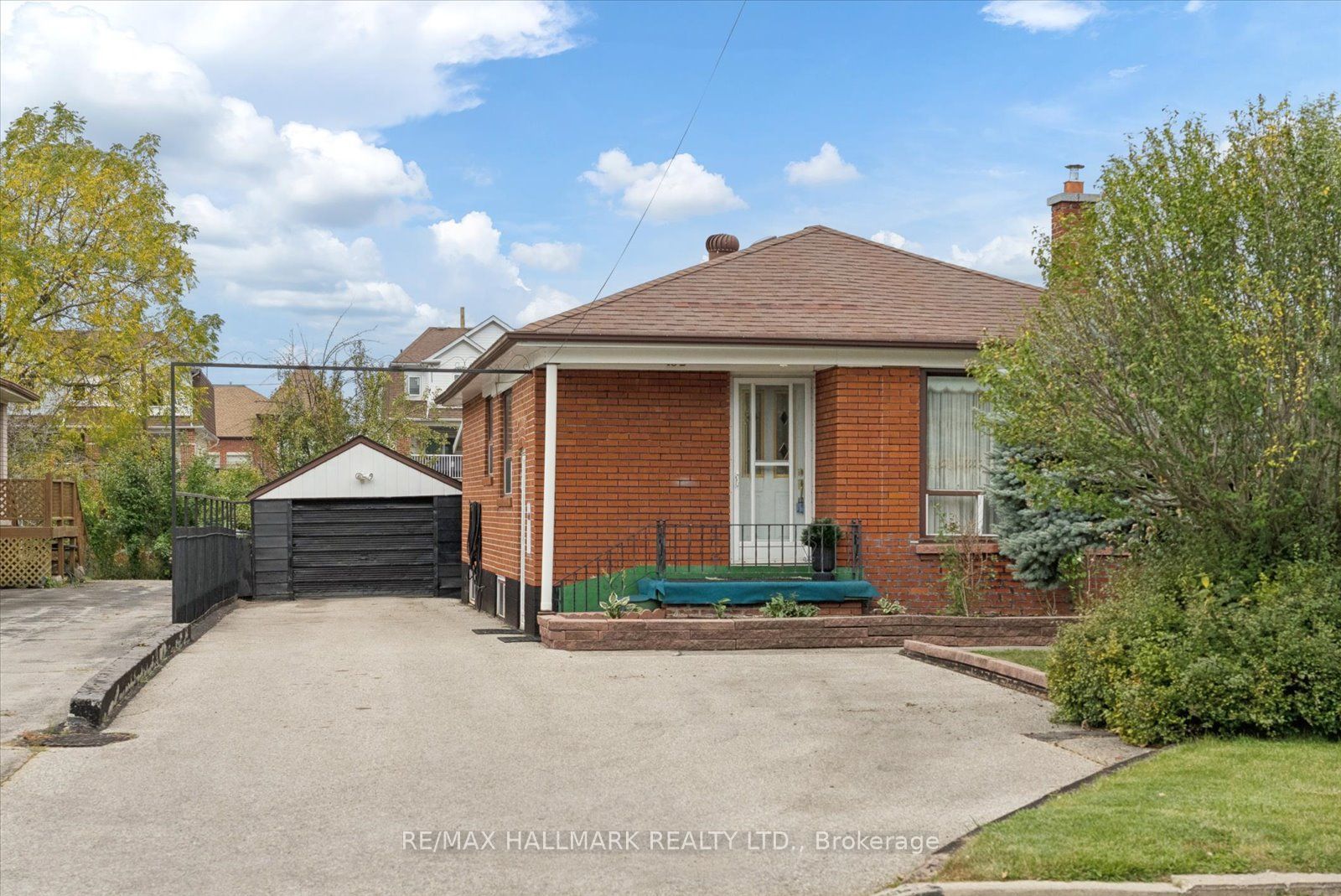 102 Cleta Drive Property Photo 1