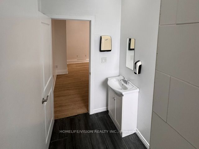 864 Broadview Avenue Unit C Property Photo 4