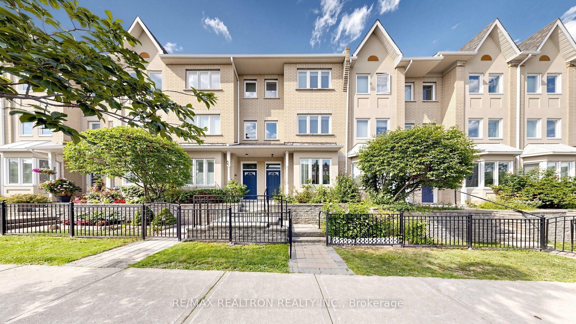 28 Rosebank Drive 610 Property Photo 1