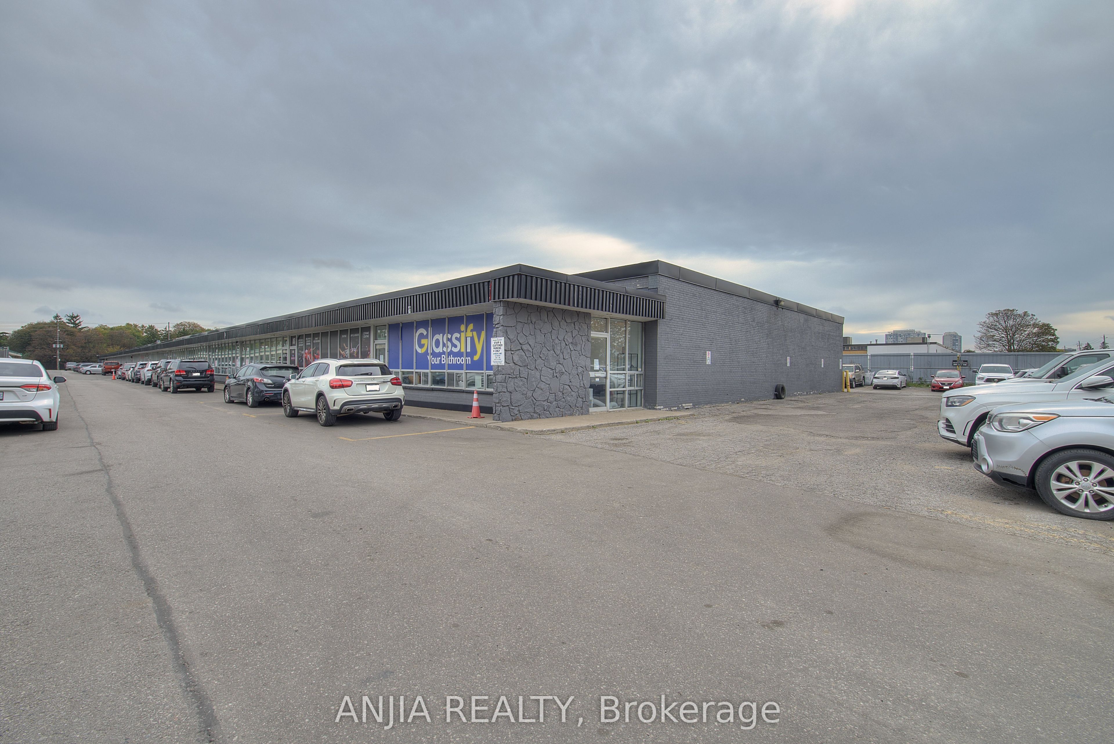 1710 Midland Avenue 17 Property Photo 1