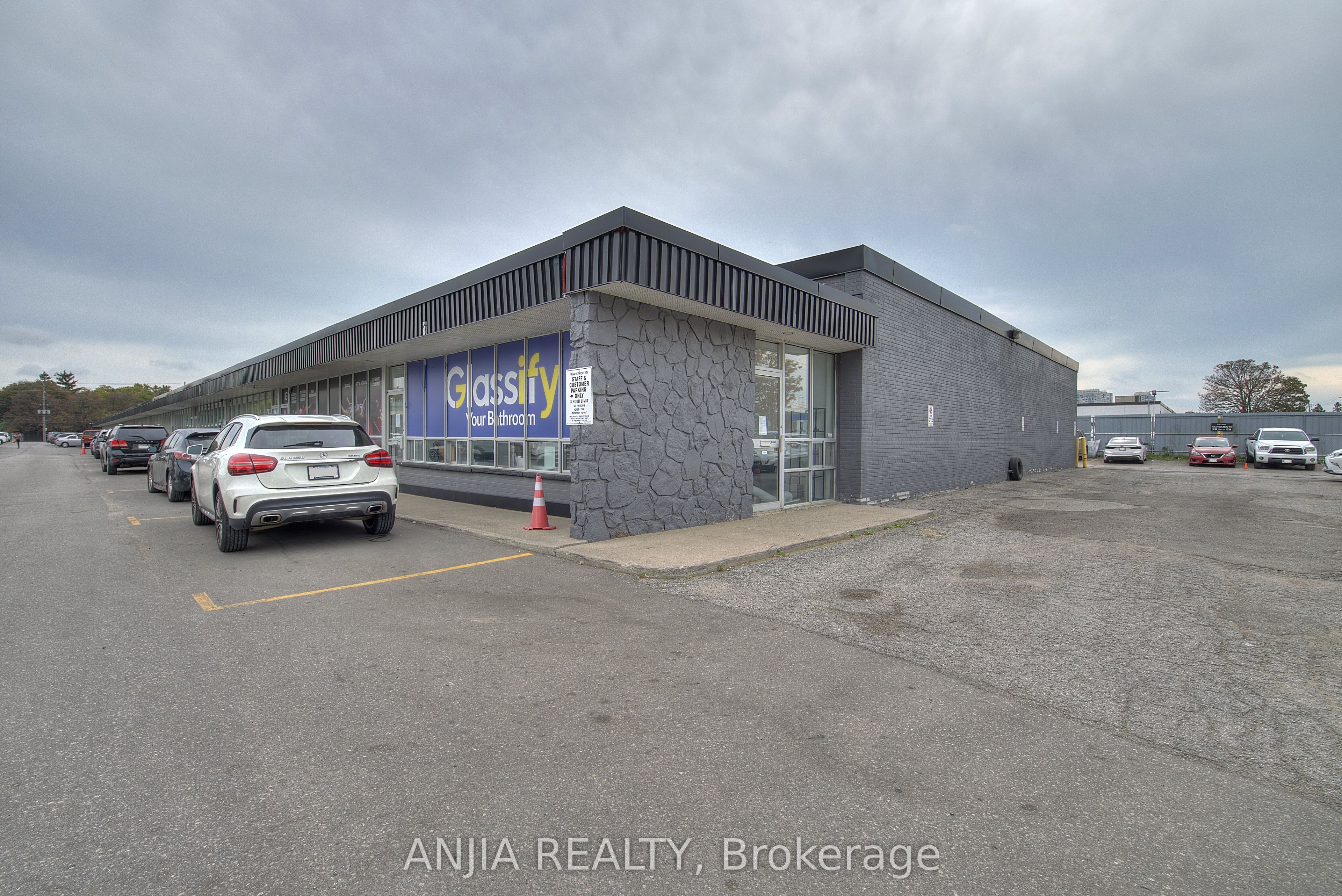 1710 Midland Avenue 17 Property Photo 2