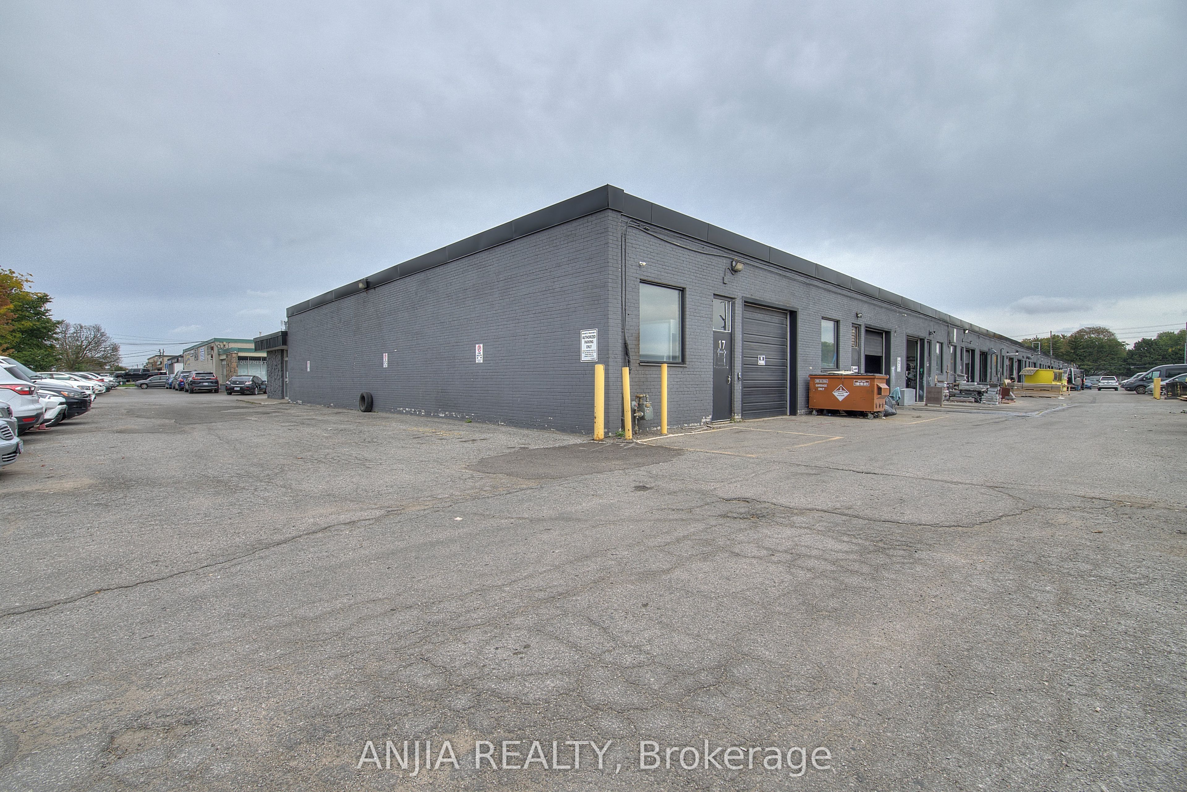 1710 Midland Avenue 17 Property Photo 3